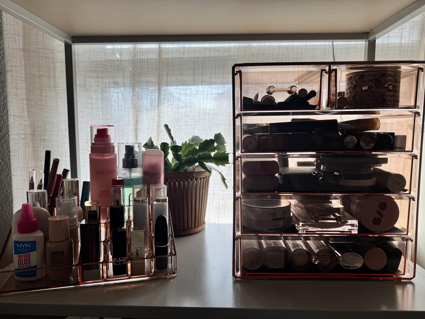 Sorbus Acrylic Makeup Organizer Set, 7-Drawer Vanity & Countertop Cosmetic Storage with Small & Wide Compartments, Bronze Glow Makeup Storage for Brushes, Jewelry customer photo 1