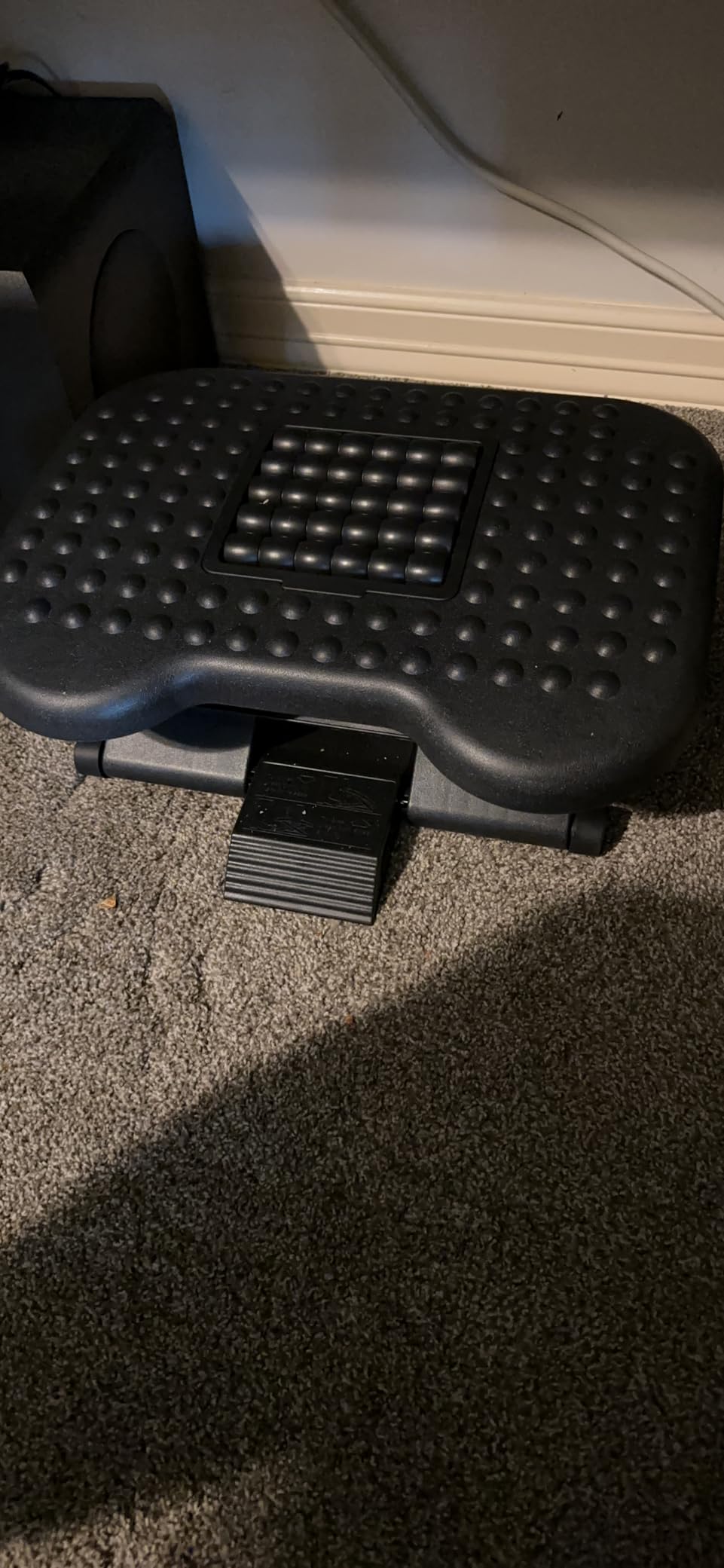 Mount-It! Ergonomic Under Desk Footrest with Massage Rollers, Adjustable Height & 30° Tilt Foot Rest Under Desk (4.25