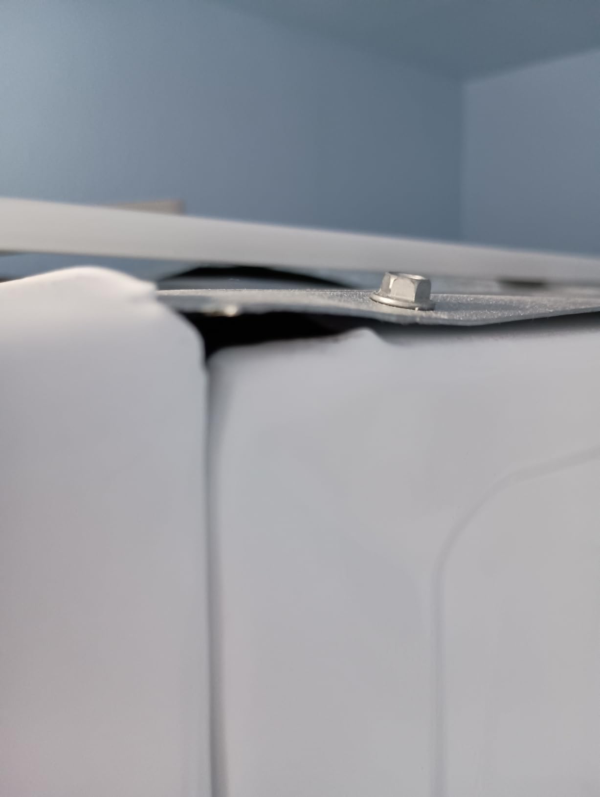 GE GUD27ESSMWW Unitized Spacemaker 3.8 Washer with Stainless Steel Basket and 5.9 Cu. Ft. Capacity Electric Dryer, White customer photo 1