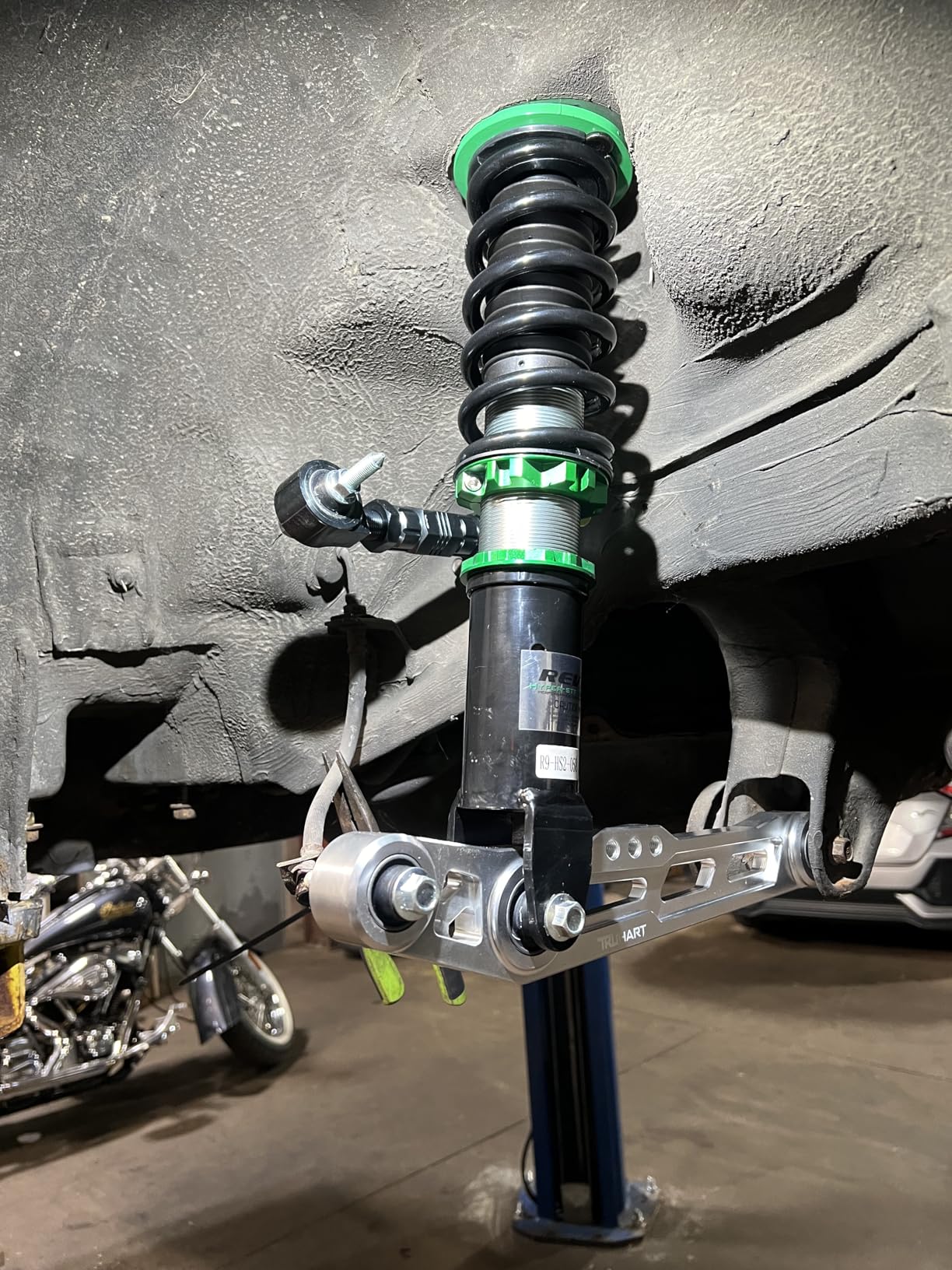 Rev9 R9-HS2-013_2 Hyper-Street II Coilover Suspension Lowering Kit, Mono-Tube Shock w/ 32 Click Rebound Setting, Full Length Adjustable, compatible with Honda Civic Coupe/Sedan (EM/ES) 2001-05 customer photo 2