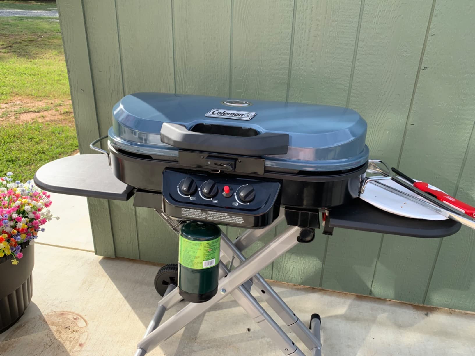 Coleman RoadTrip 285 Portable Propane Grill, 3 Burners, Blue customer photo 1