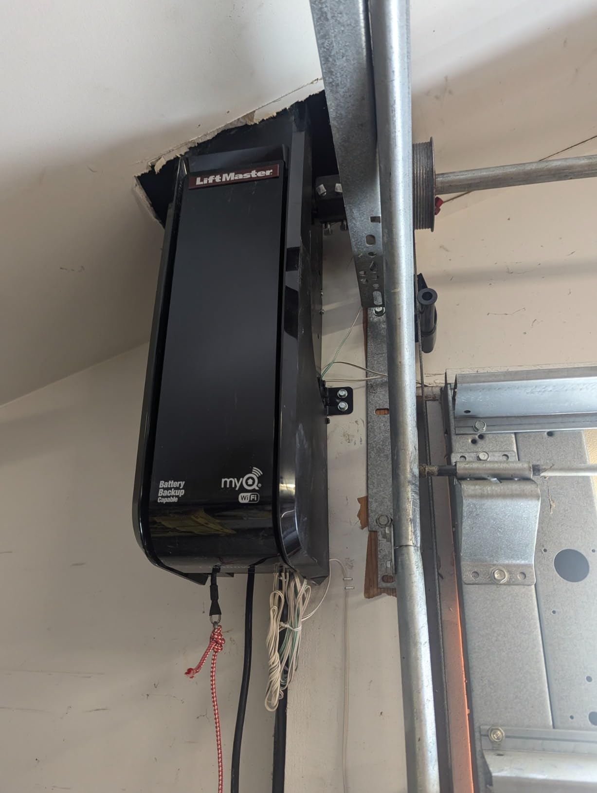 LIFTMASTER 8900W Light-Duty Commercial JACKSHAFT Operator W/Built-in WI-FI for SECTIONAL Doors LJ8900W customer photo 2