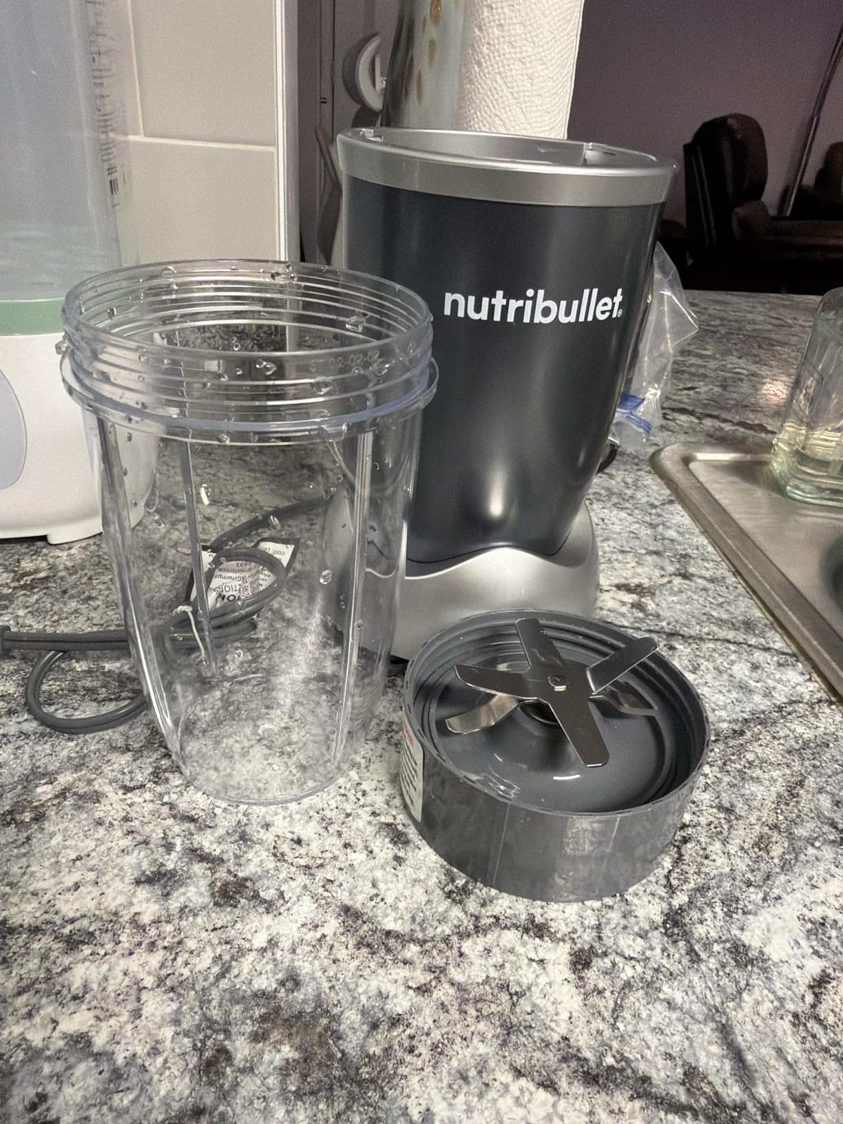 nutribullet Personal Blender, Shakes, Smoothies, Food Prep, and Frozen Blending, 24 Ounces, 600 Watt, Gray, NBR-0601WM customer photo 2