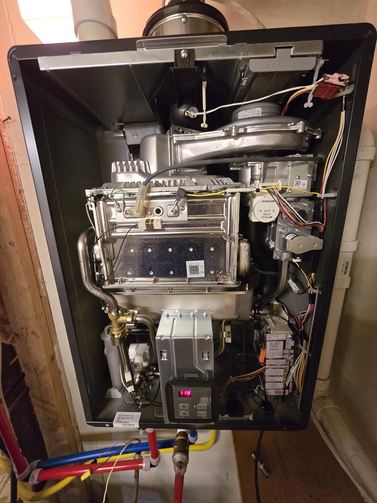 Rinnai CU160iN Commercial Natural Gas Condensing Tankless Water Heater, Indoor Installation, 9 GPM customer photo 1