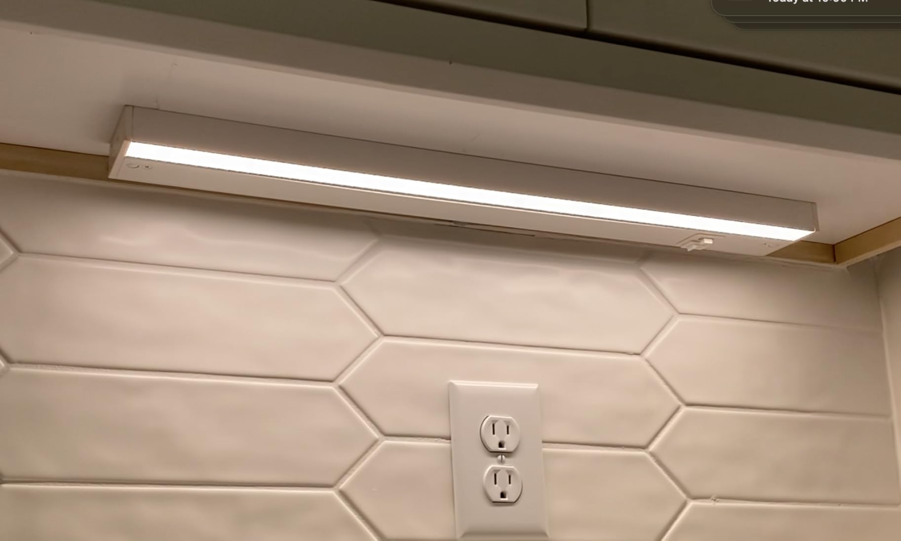 TORCHSTAR 12 Inch LED Under Cabinet Lighting 5CCT, ETL T24, 8W 600LM, Hardwired & Plug-in, 5 Color Selectable CRI90 120V Dimmable Under Counter Lights for Kitchen, White Aluminum Housing, 4 Pack customer photo 1