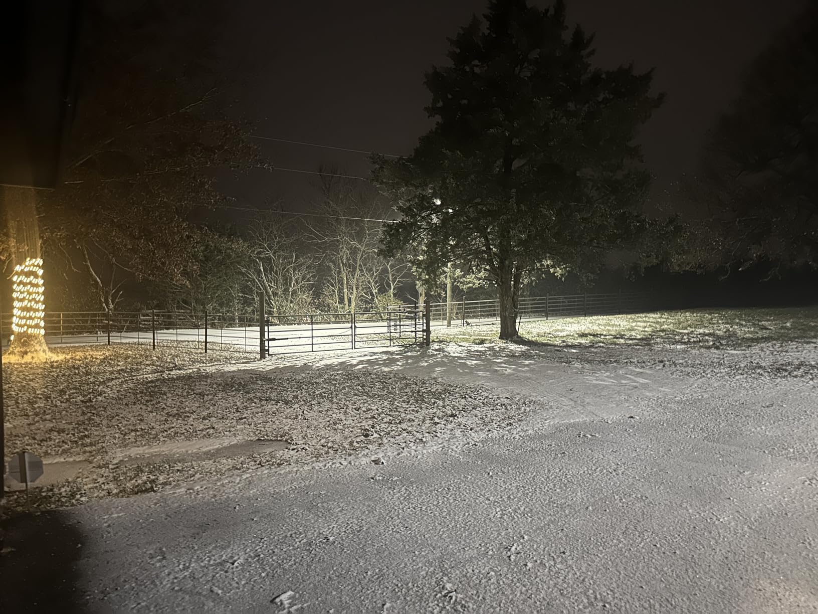 TOPENS PW802 Automatic Gate Opener for Heavy Duty Dual Swing Gates Up to 18ft per Arm, Dual Swing Gate Operator AC Powered with Remote Control Kit Gate Motor Solar Compatible customer photo 1