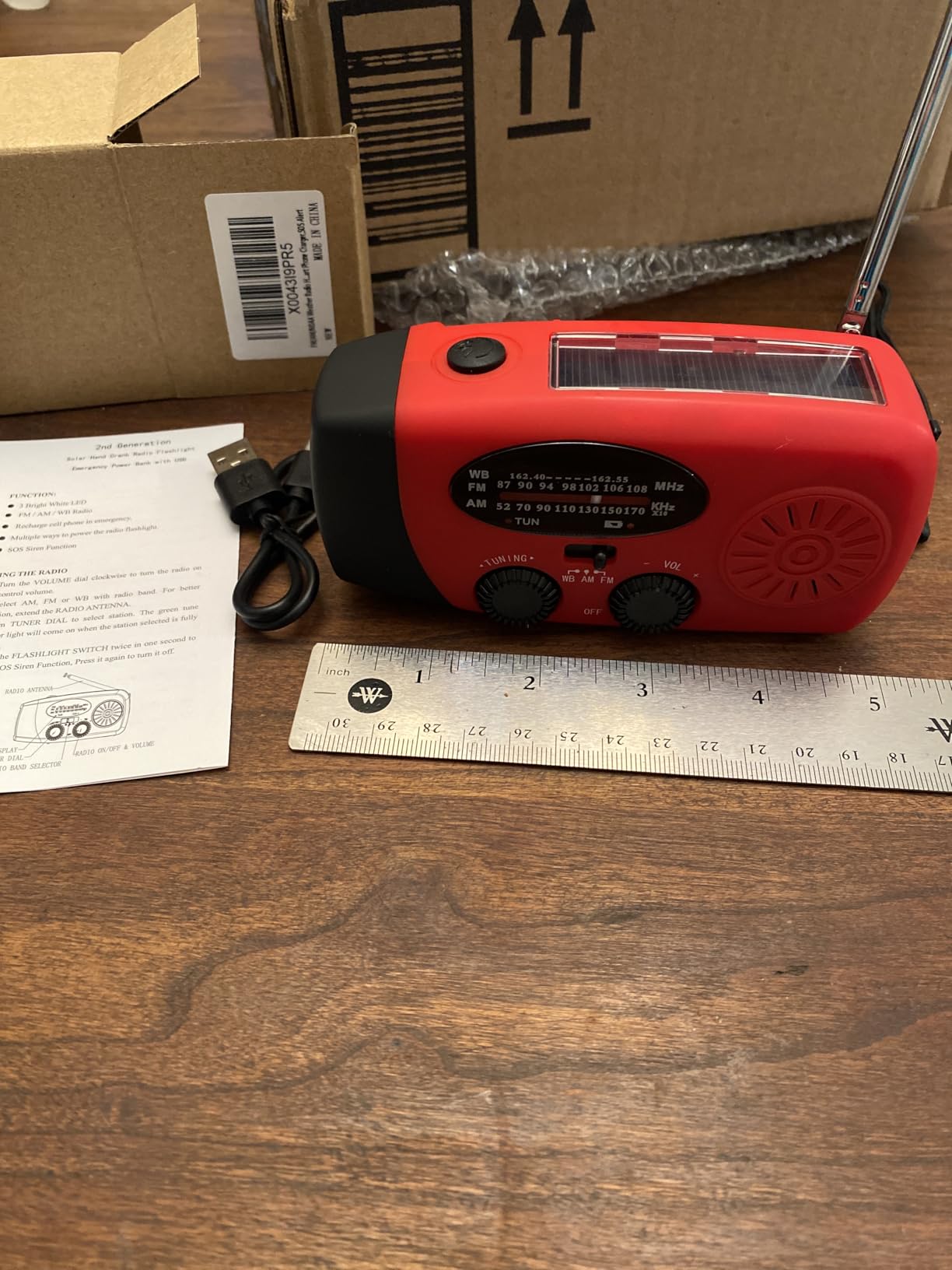 FM/AM/NOAA Weather Radio Hand Crank Self Powered Solar Portable Mini Emergency Survival Radios with 3 LED Super Bright Flashlight 2000mah Battery Operated Power Smart Phone Charger,SOS customer photo 1