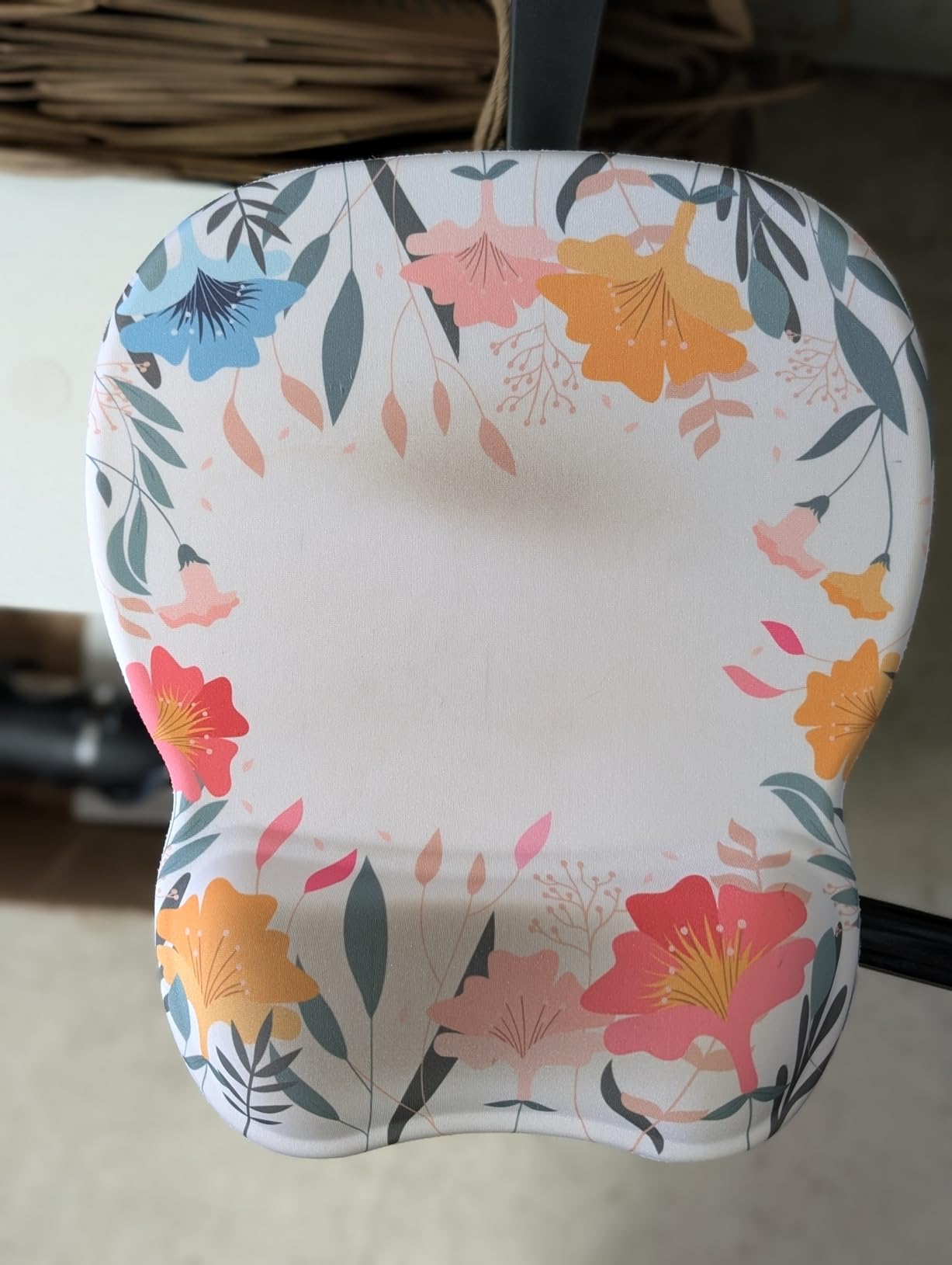 MROCO Ergonomic Mouse Pad with Gel Wrist Rest, Smooth Wrist Support Surface, Non-Slip PU Base for Pain Relief, Comfortable Mousepad for Computer, Laptop, Office & Home, 9.4 x 8.1 in, Black customer photo 2