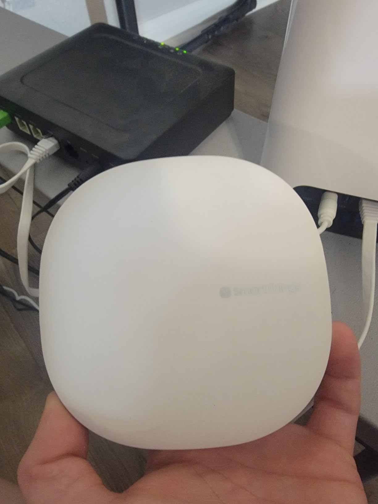 SmartThings Hub 3rd Generation [GP-U999SJVLGDA] Smart Home Automation Hub Home Monitoring Smart Devices - Alexa Google Home Compatible - Zigbee, Z-Wave, Cloud to Cloud Protocols - White customer photo 1