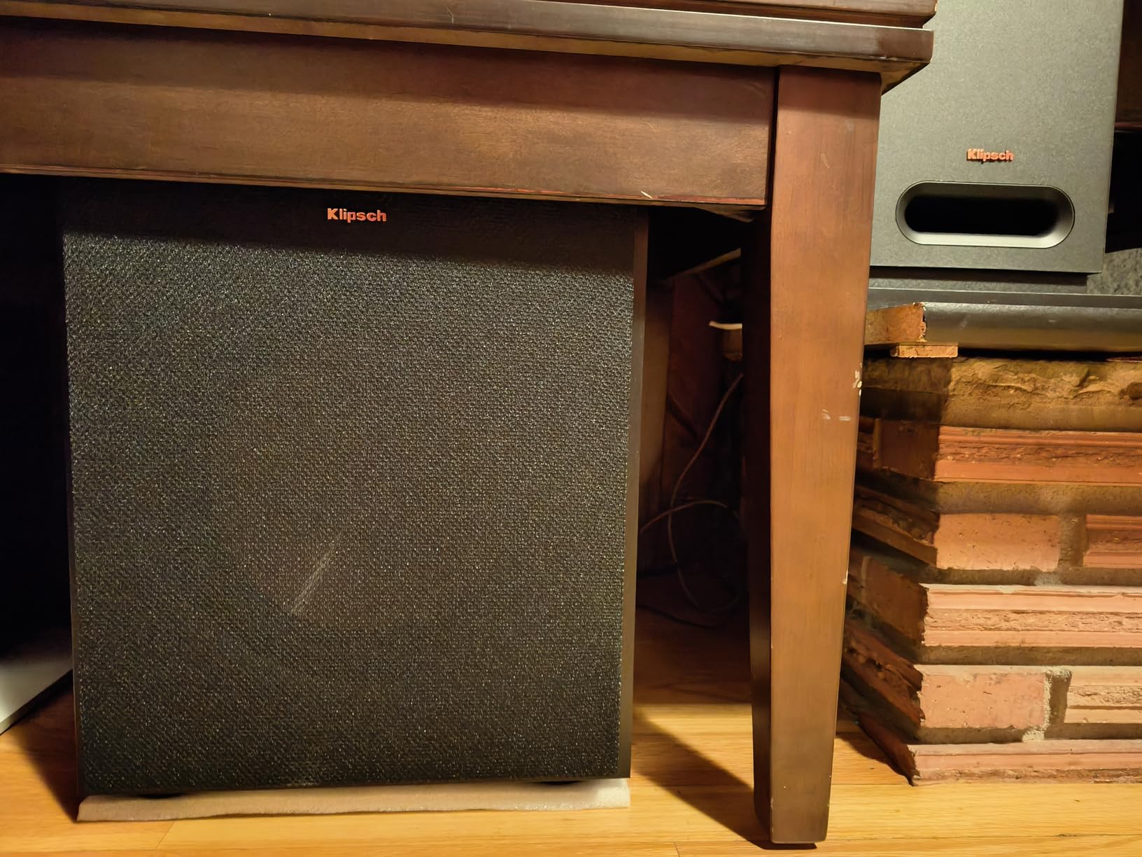 Klipsch R-100SW 10