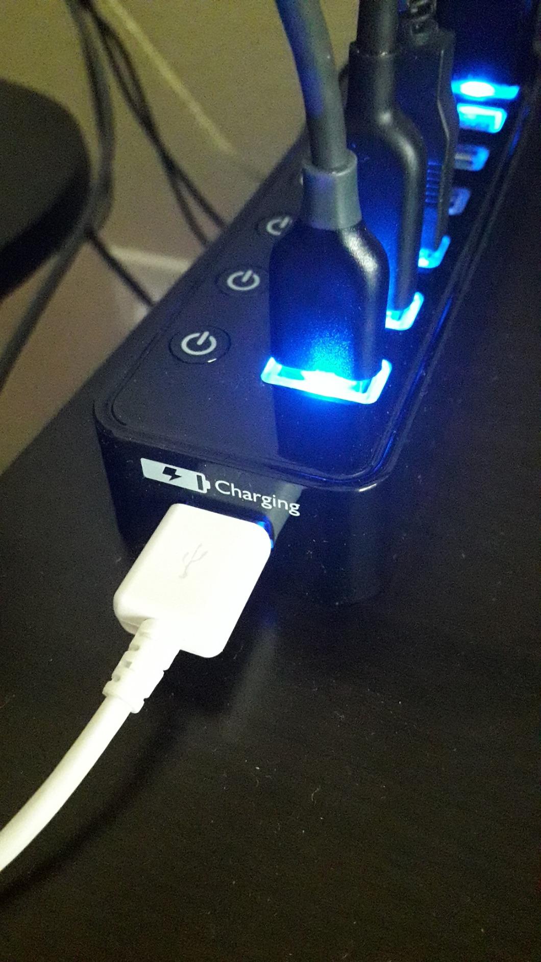 Atolla Powered USB Hub 3.0, 7-Port USB Data Hub Splitter with One Smart Charging Port and Individual On/Off Switches and 5V/4A Power Adapter USB Extension for MacBook, Mac Pro/Mini and More customer photo 1