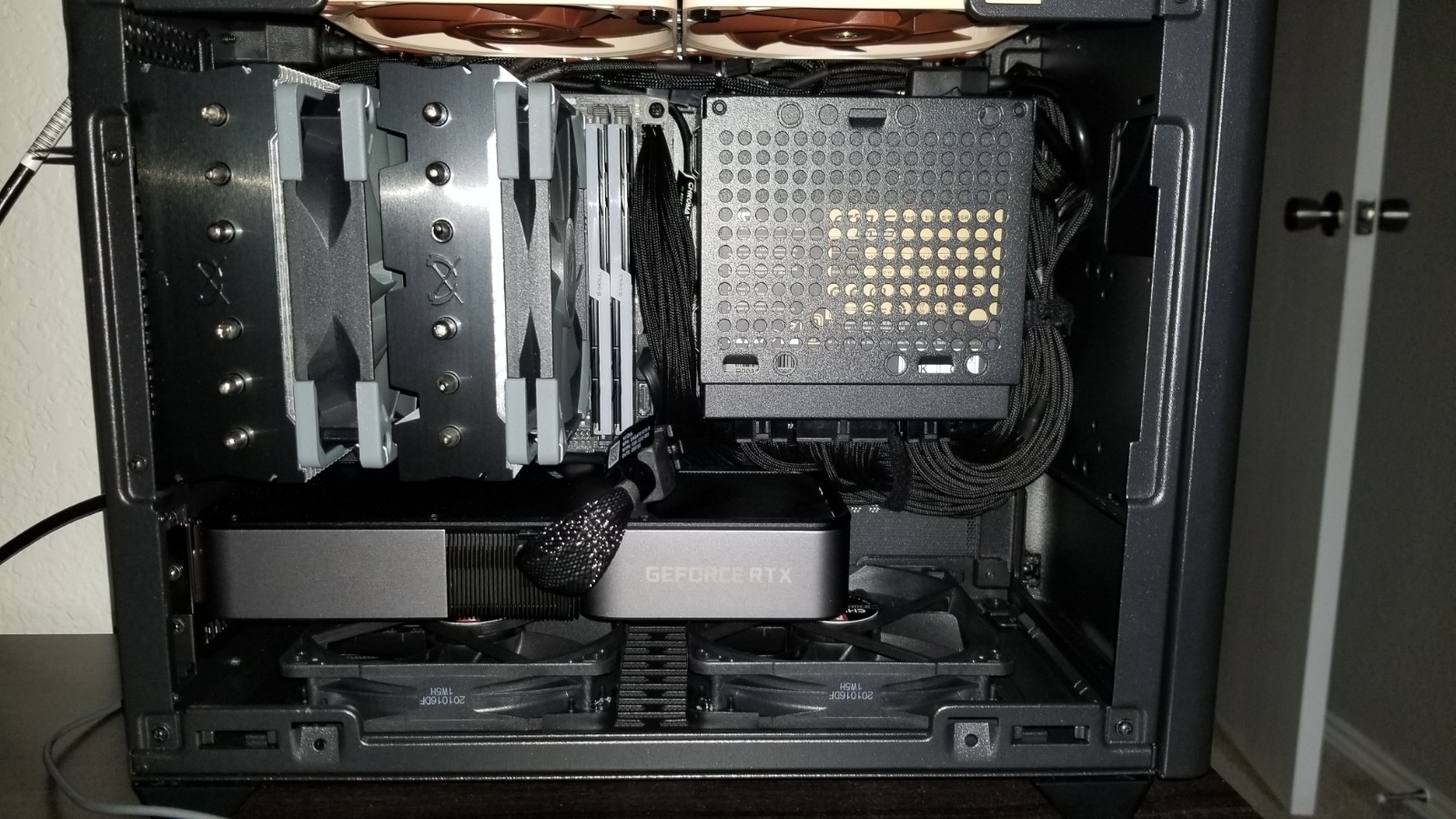 CableMod RT-Series Classic ModFlex Sleeved Cable Kit for ASUS/Seasonic/Phanteks Revolt (Black) customer photo 2