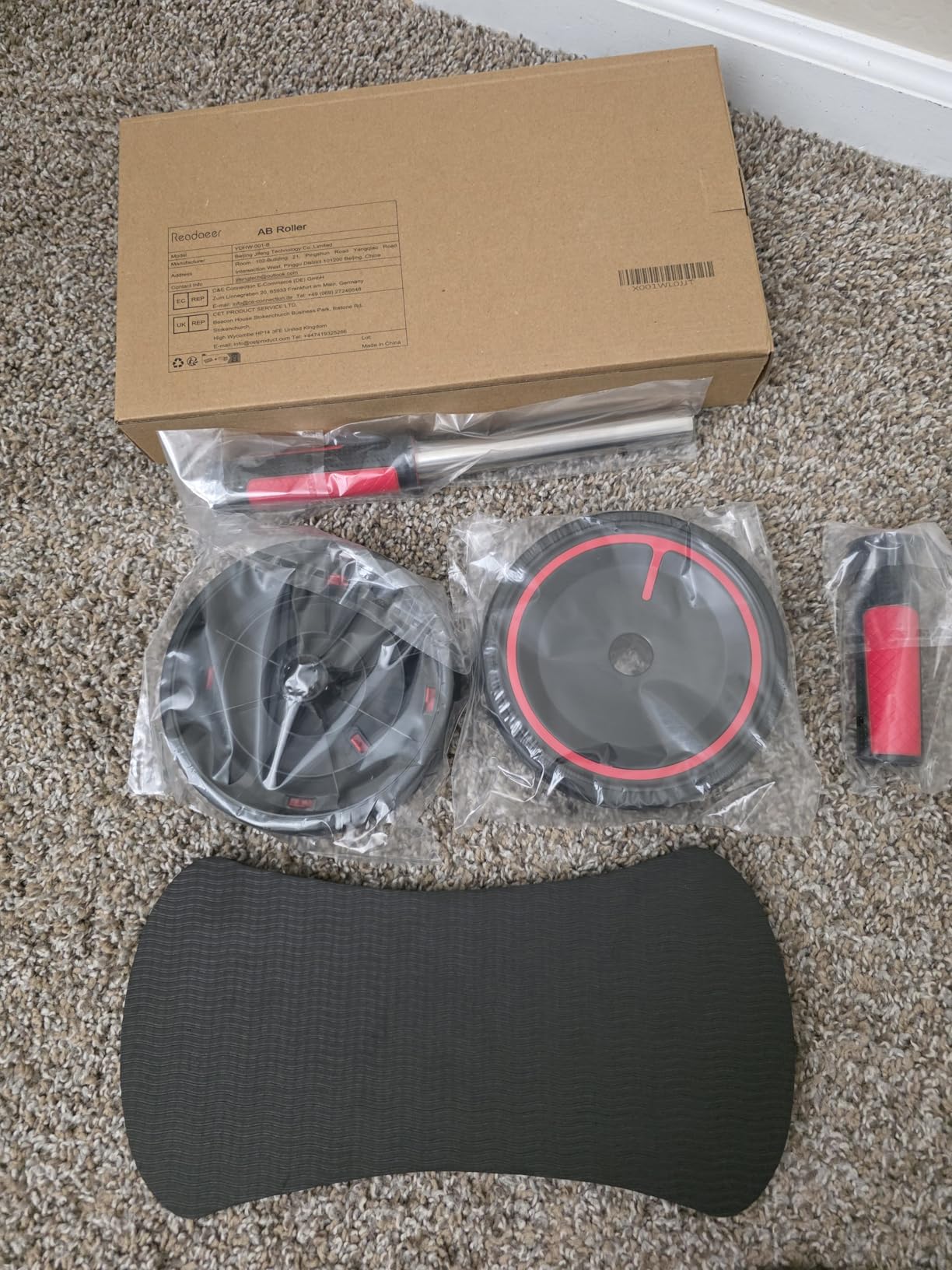 READAEER Ab Roller Wheel, Heavy Duty Workout Equipment for Home Gym, Professional Metal Handle with Rubber Surface Abdominal Exercise Wheel for Strength Training, Ab Wheel with Knee Pad customer photo 1