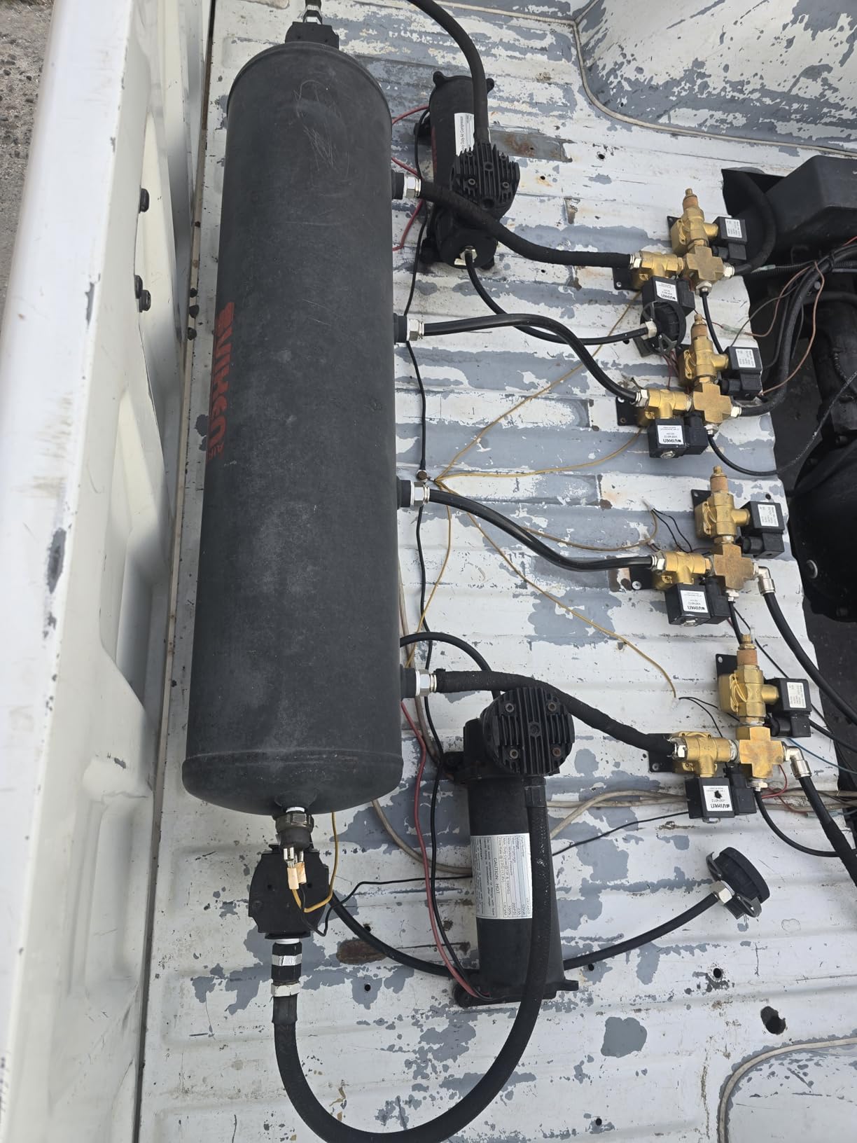 Vixen Air Suspension Kit for Truck/Car Bag/Air Ride/Spring. On Board System- Dual 200psi Compressor, 5 Gallon Tank. for Boat Lift,Towing,Lowering,Load Leveling,Onboard Train Horn VXX1209FW/4852DBF customer photo 1
