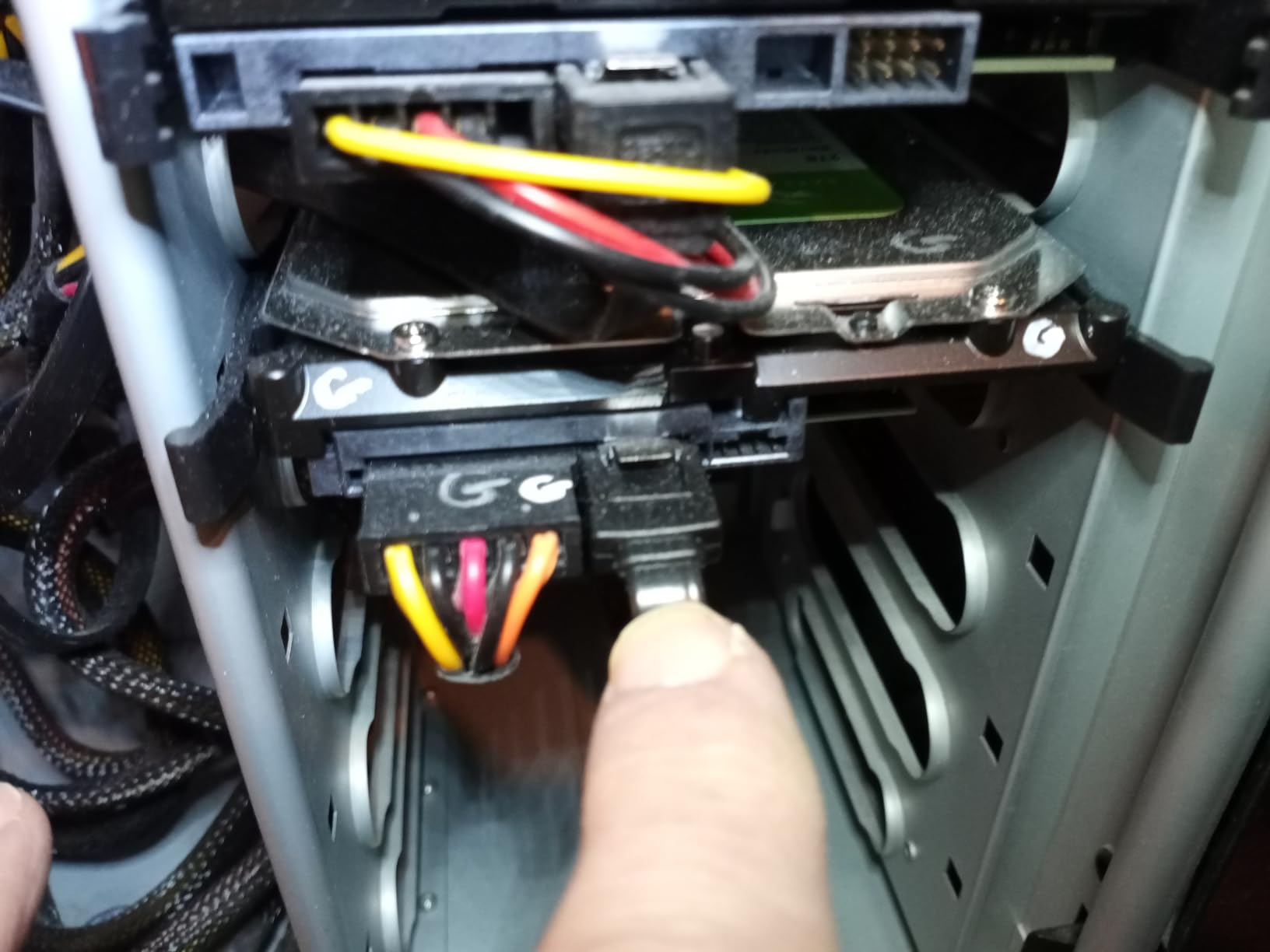 BENFEI SATA Cable III, 3 Pack SATA Cable III 6Gbps Straight HDD SDD Data Cable with Locking Latch 18 Inch Compatible for SATA HDD, SSD, CD Driver, CD Writer - Black customer photo 1