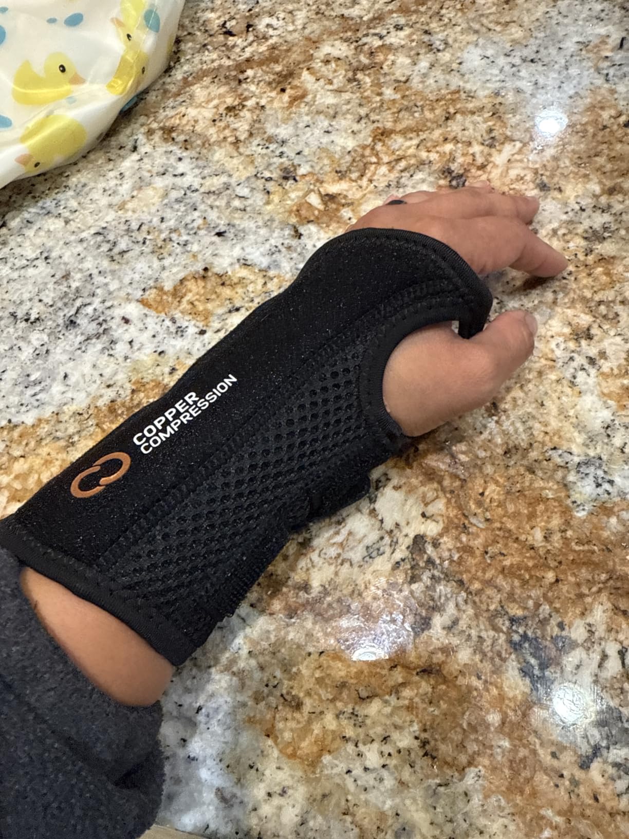 Copper Compression Advanced Wrist Brace - Copper Infused Adjustable Orthopedic Support Splint for Pain, Carpal Tunnel, Arthritis, Tennis Elbow, Tendinitis, RSI, Ganglion Cyst for Men Women Right S/M customer photo 2