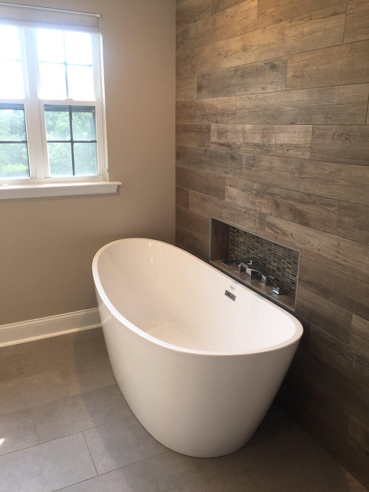 Empava Air Jetted Massage Bath Tub 48 in. Freestanding Bathtub Air Micro Bubble Hydrotherapy Oval Japanese SPA Tub customer photo 1