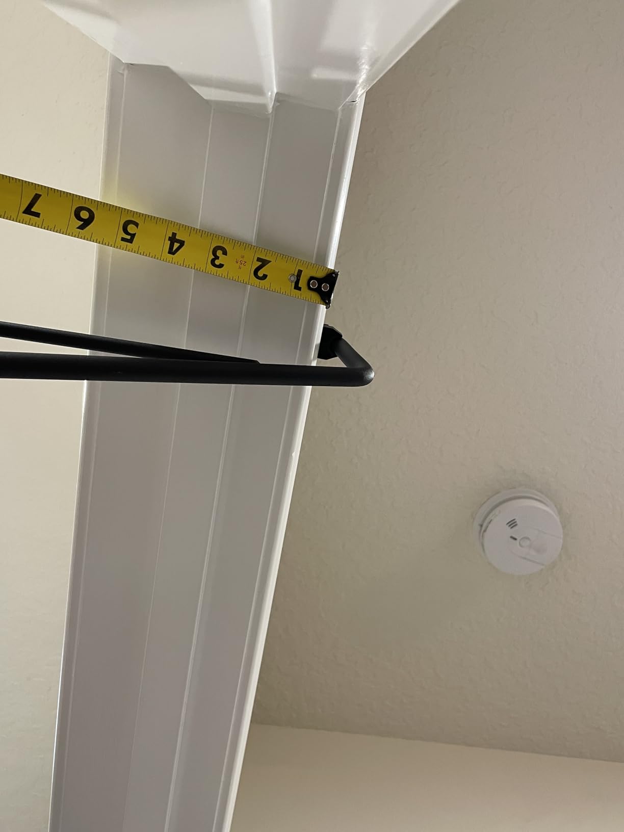 AmazeFan Pull Up Bar Doorway with Ergonomic Grip - Fitness Chin-Up Frame for Home Gym Exercise - Multi-Angle Grip - 2024 Upgrade Smart Hook (Fits Almost All Doors) customer photo 1