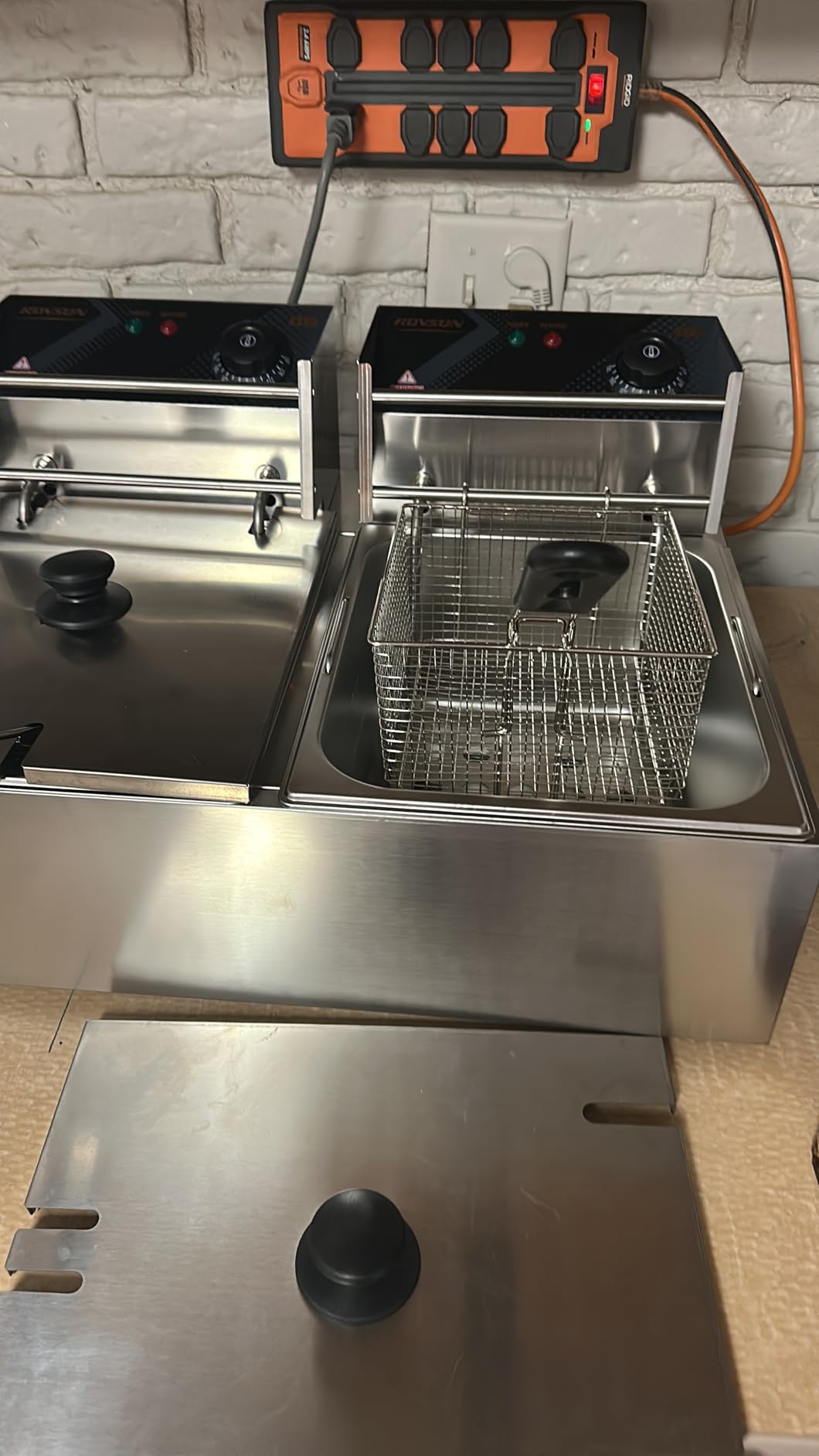 ROVSUN 22.8QT Commercial Deep Fryer with Baskets & Lids, 21.8L Stainless Steel Electric Double Fryer, Countertop Kitchen Frying Machine w/Temperature Control, French Fries Donuts 3400W customer photo 1