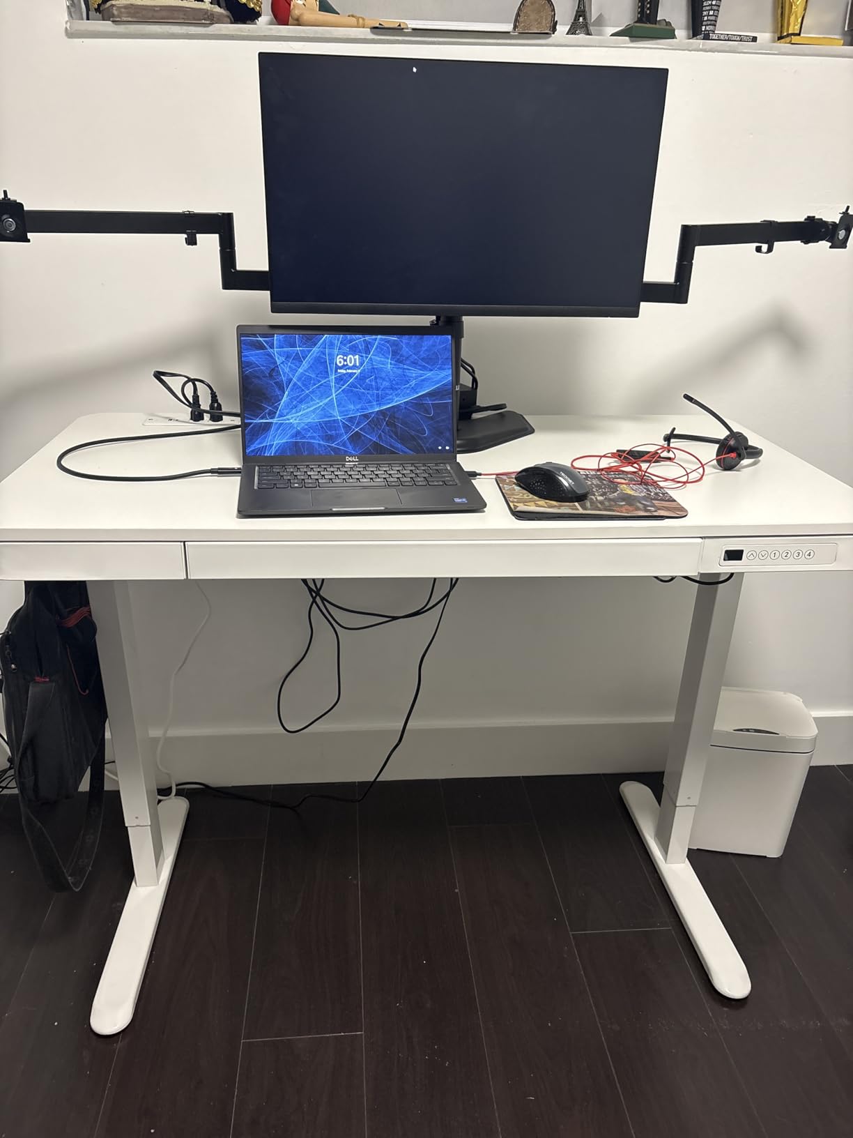 WALI Triple Monitor Stand, Free Standing Three LCD Monitor Fully Adjustable Desk Mount Fits 3 Screens up to 27 inch, 22 lbs Weight Capacity per Arm (MF003), Black customer photo 1