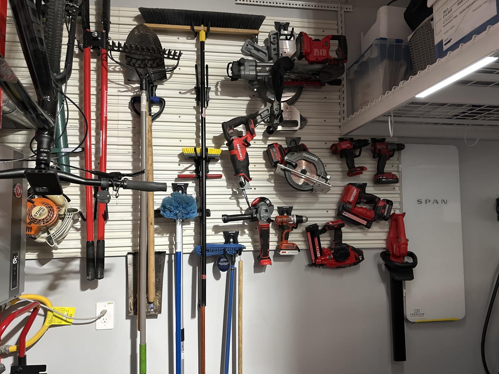 CRAFTSMAN V20 Cordless Sliding Miter Saw, 7-1/4 inch, Single Bevel, Battery and Charger Included (CMCS714M1) customer photo 1