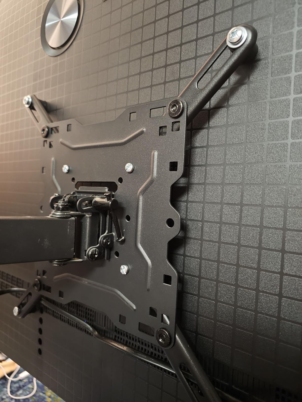 VIVO Steel VESA Extension Mount Adapter Brackets for Screens 32 to 55 inch LCD LED TV, Conversion Plate Kit for VESA up to 400x400mm (MOUNT-AD400B) customer photo 1