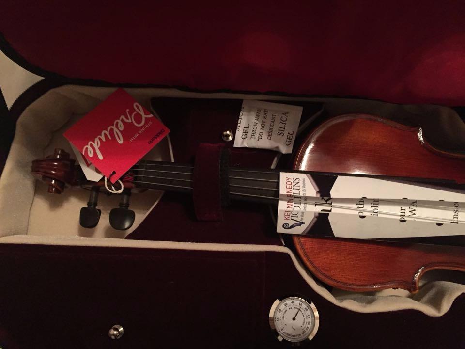 Louis Carpini G2 Violin Outfit 4/4 Full Size - Carrying Case and Accessories Included - Solid Maple Wood and Ebony Fittings By Kennedy Violins customer photo 1