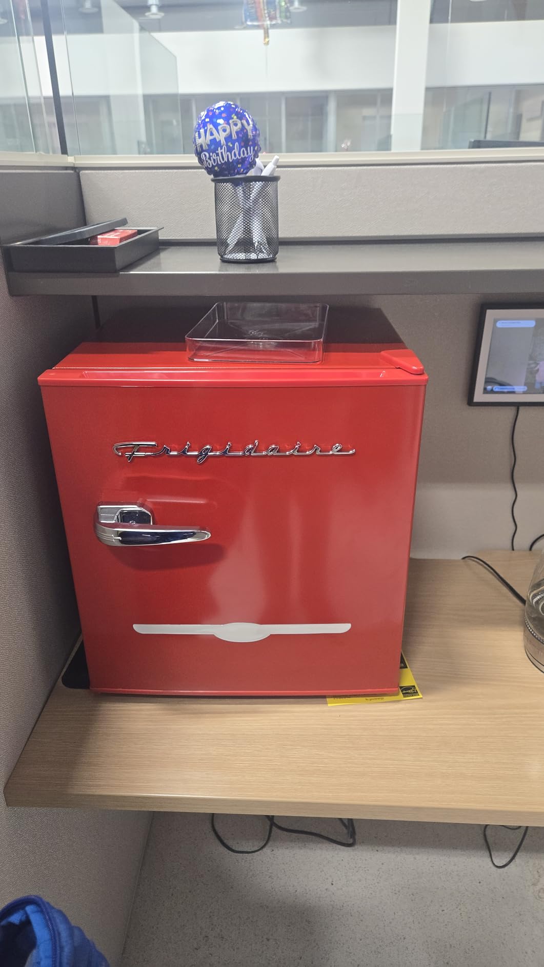 Frigidaire EFR176 1.6 cu. ft. Retro Bar Fridge with Side Bottle Opener (Moonbeam) customer photo 2