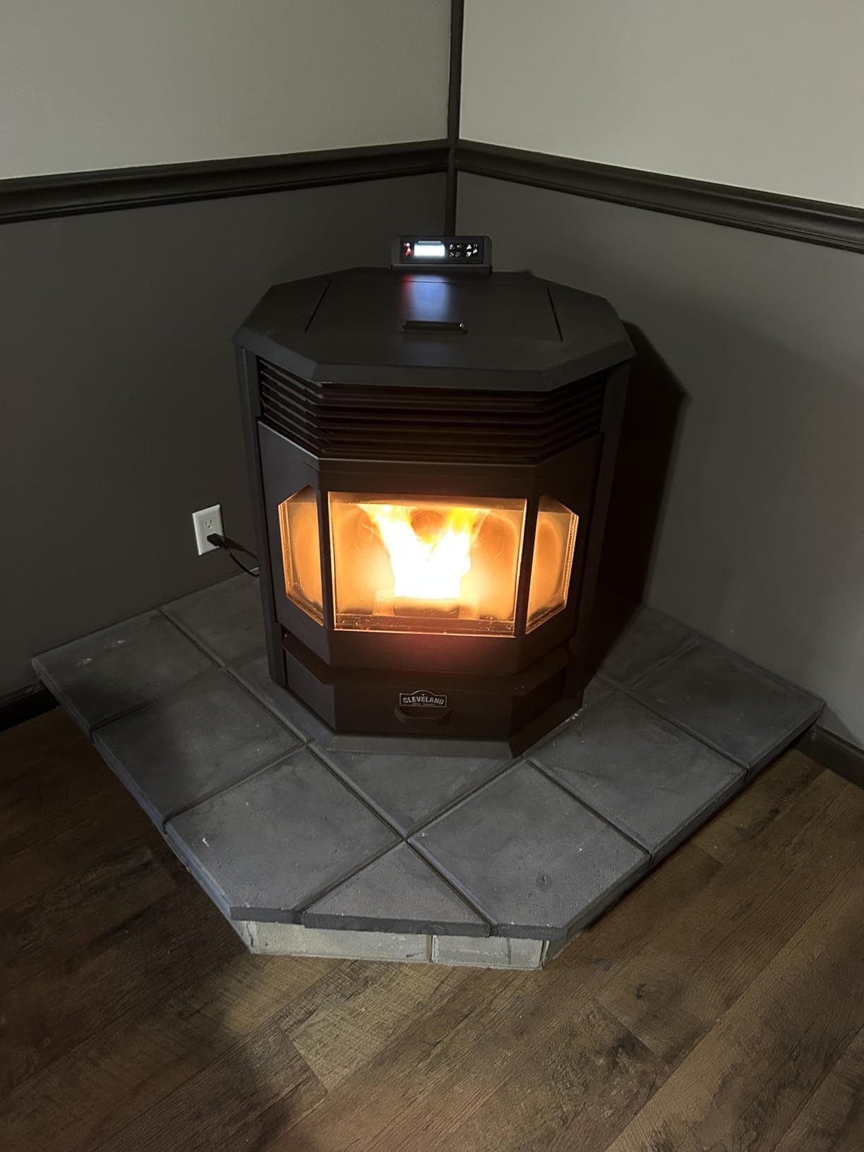 Bayfront Pellet Stove - 66lb Hopper customer photo 1