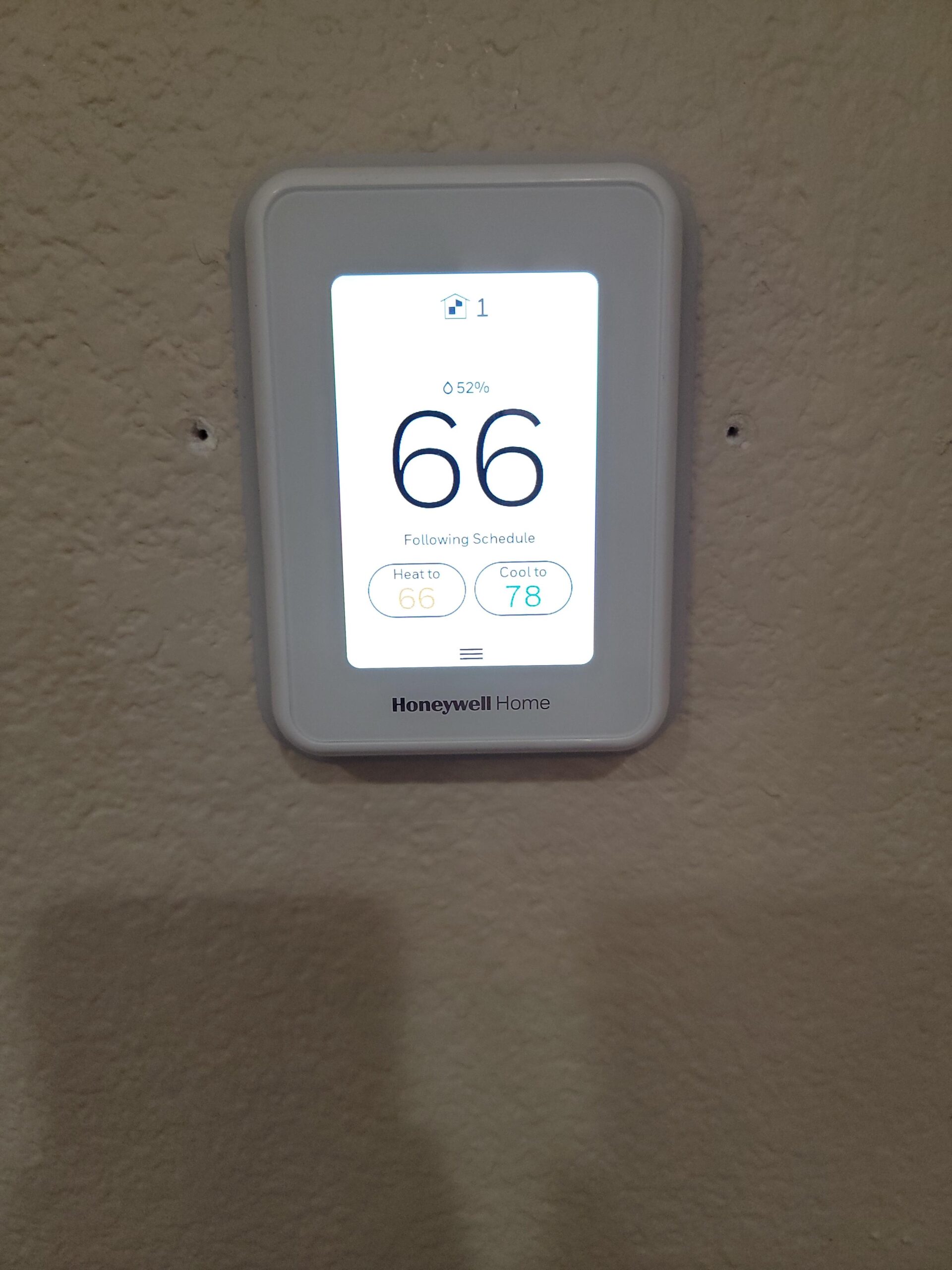 Honeywell Home T9 WiFi Smart Thermostat with 1 Smart Room Sensor, Touchscreen Display, White customer photo 2