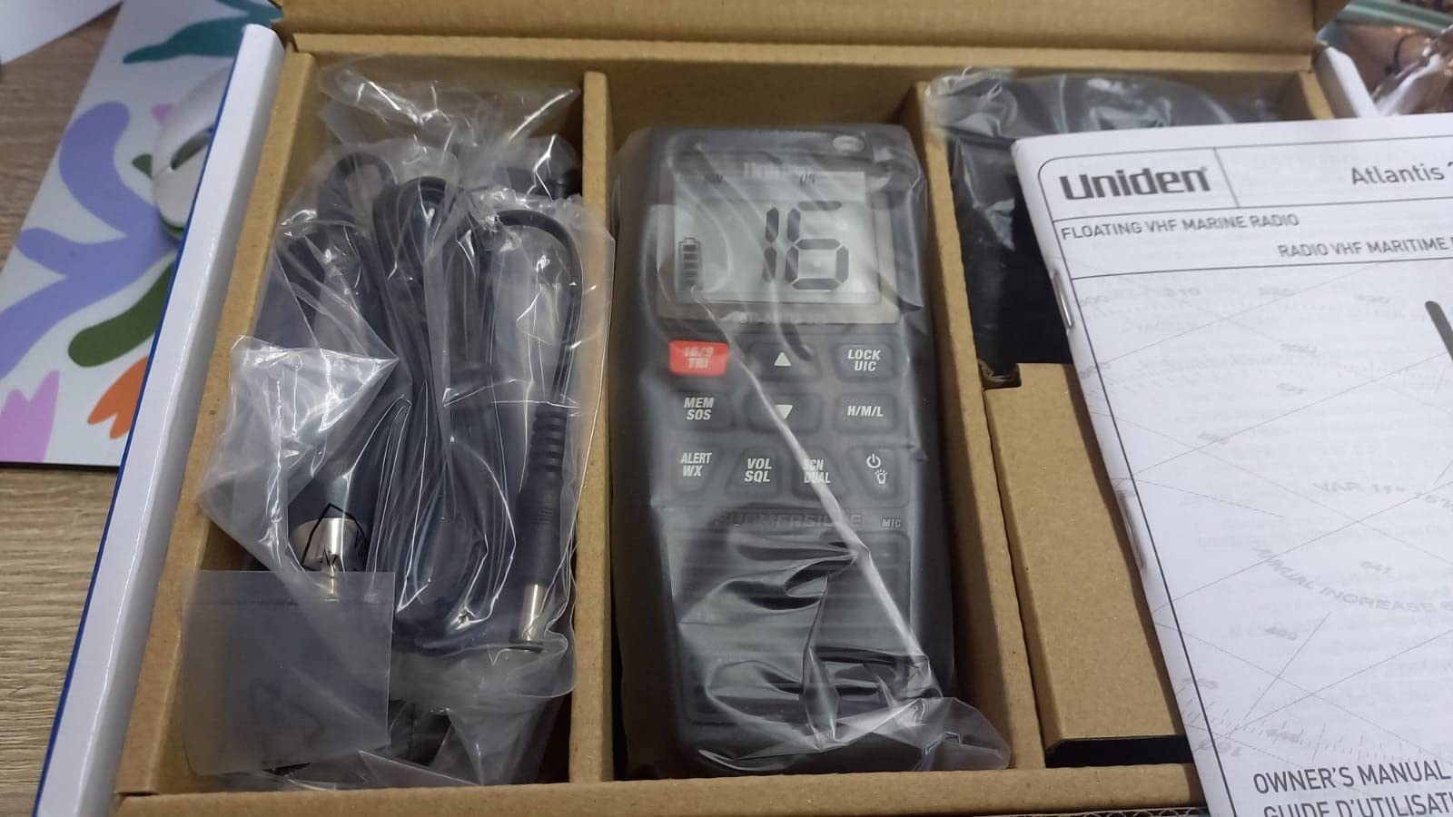 Uniden Atlantis 275 Handheld Two-Way VHF Marine Radio, Floating IPX8, 6-Watt customer photo 2