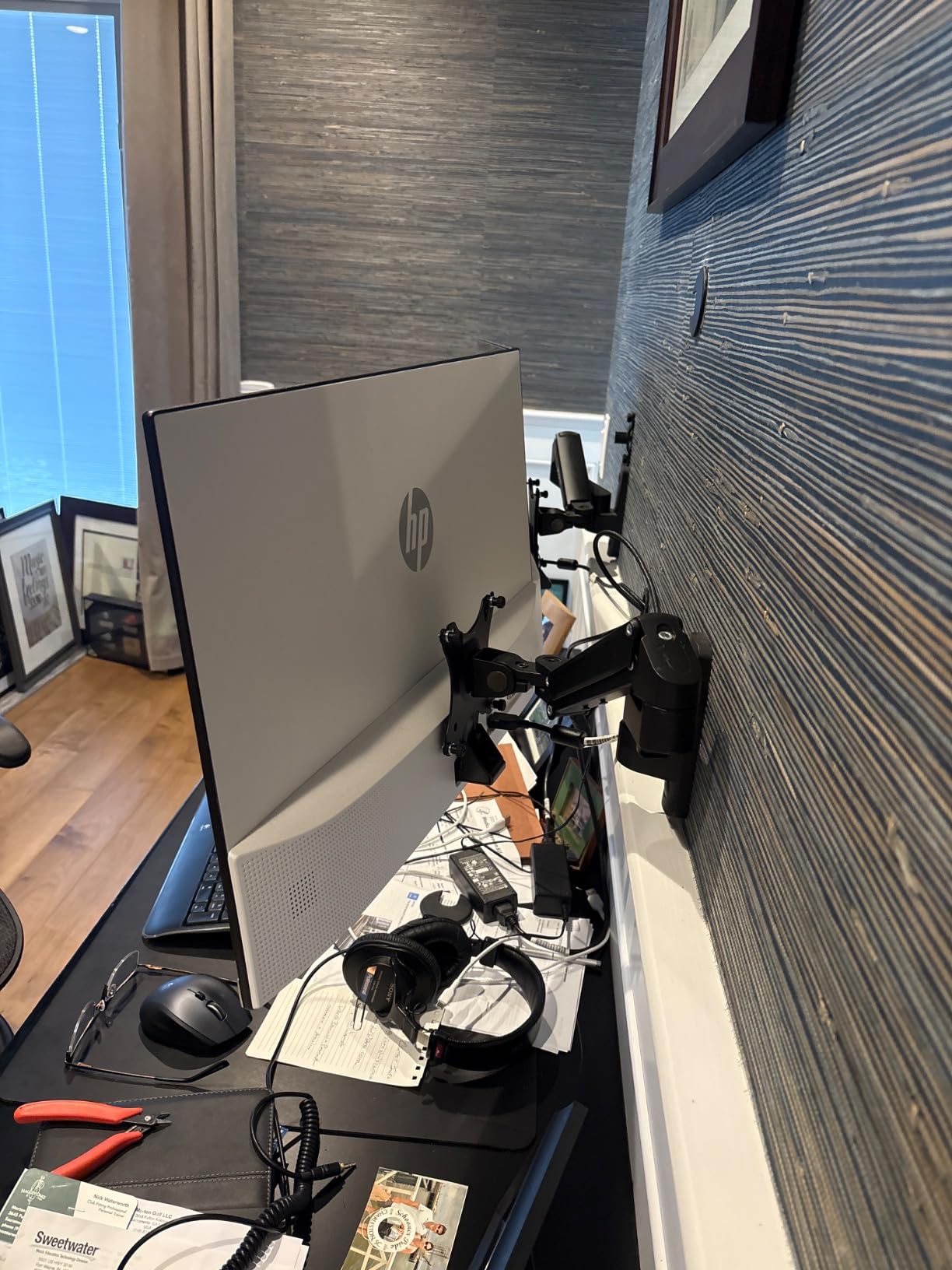 VIVO Quick Attach VESA Adapter Designed for HP Monitors 27er, 27es, 27ea, 25er, 25es, 24ea, 24es, 23er, 23es, 22er, 22es, 22f, 23f, 24f, 25f, 27f, 27fw VESA 75x75m and 100x100mm, MOUNT-HP27ER customer photo 1