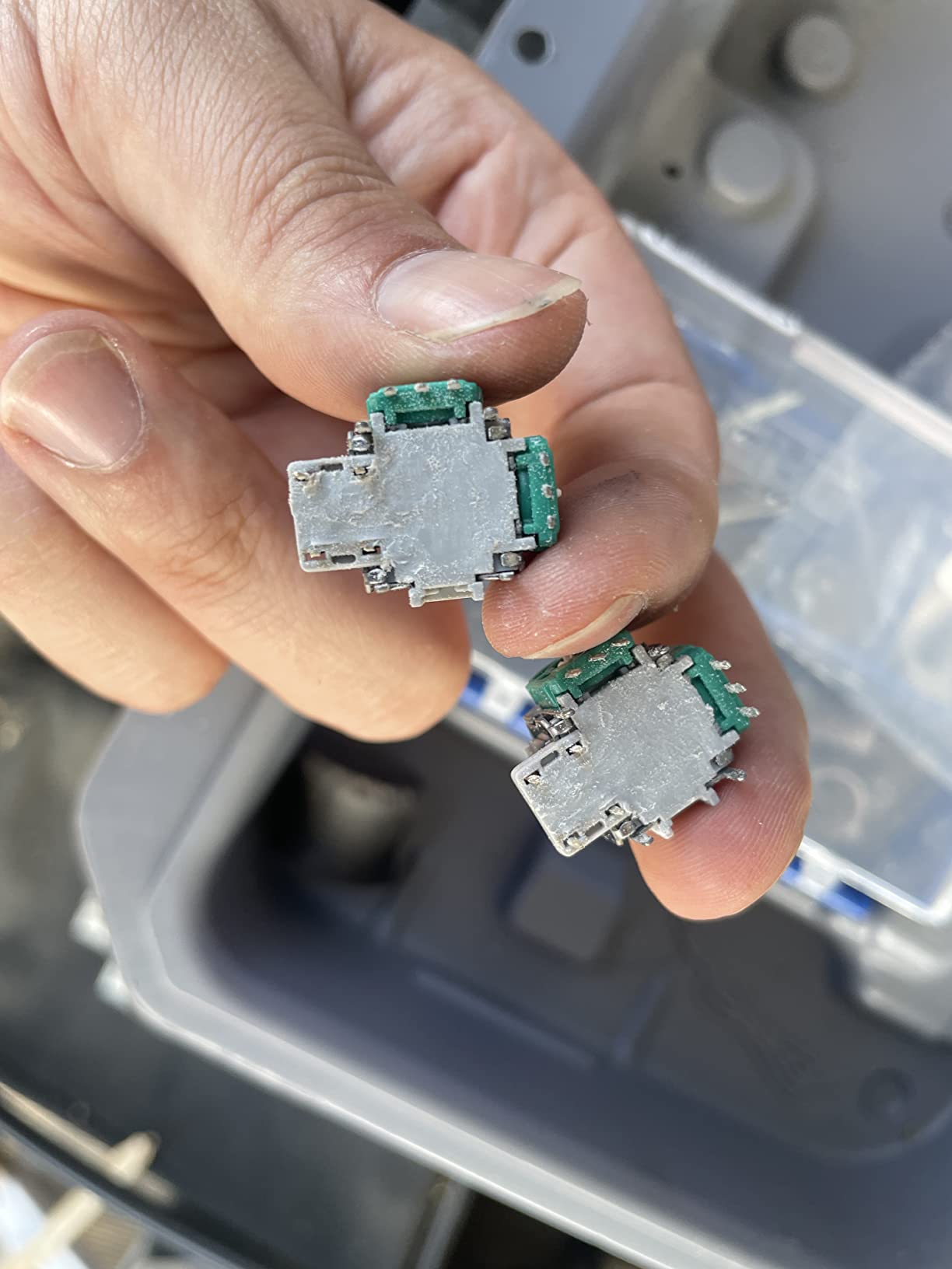 8pcs Controller 3D Analog Joystick Thumb Sticks Replacement Repair Parts for Xbox One/Xbox Elite Controller Also for PS4 Controller(8 Pack) customer photo 2