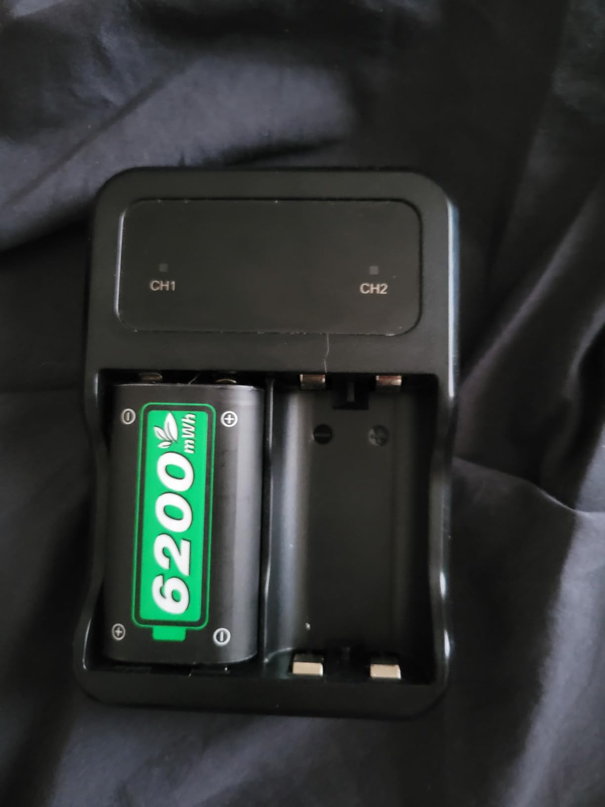 Ukor Fast Charging 2x6200mWh Rechargeable Battery Packs with Charger for Xbox One/Xbox Series X|S Xbox One S/Xbox One X/Xbox One Elite Wireless Controller, Lasting Intelligent Protection customer photo 2