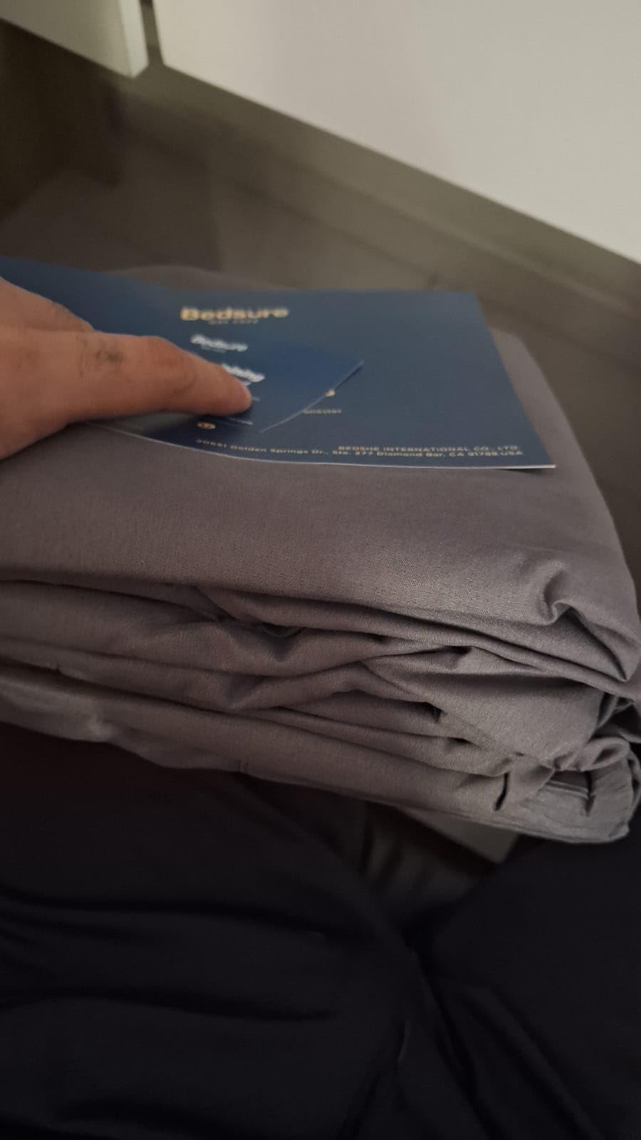 Bedsure Queen Sheet Set - 4 Pieces Soft Queen Size Sheets - Breathable & Cooling - Hotel Luxury - Easy Care Polyester Microfiber Bedding for Women, Men, Dark Grey customer photo 1