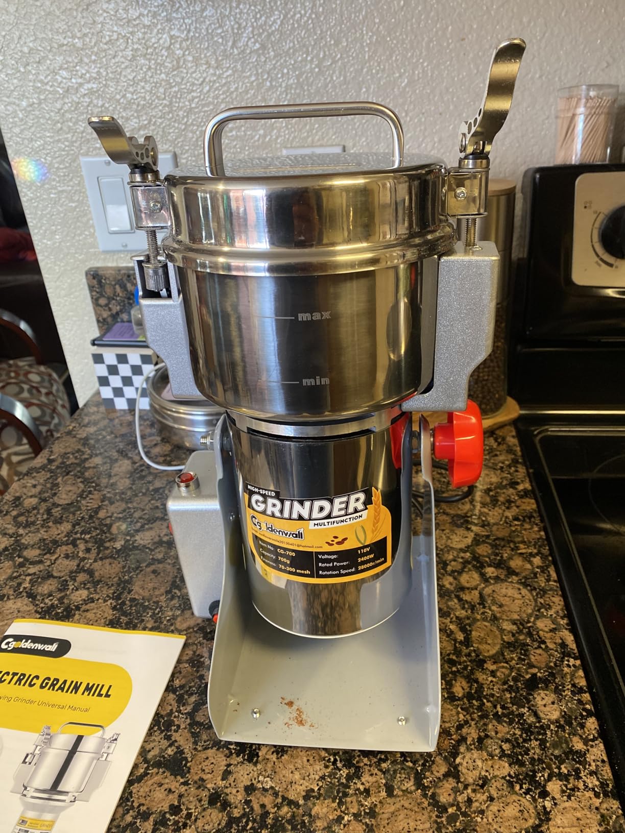 CGOLDENWALL 700g Electric Grain Grinder Mill Safety Upgraded 2400W High-speed Spice Herb Grinder Commercial Superfine Grinding Machine Dry Cereals Pulverizer CE 110V (700g Swing Type) customer photo 2