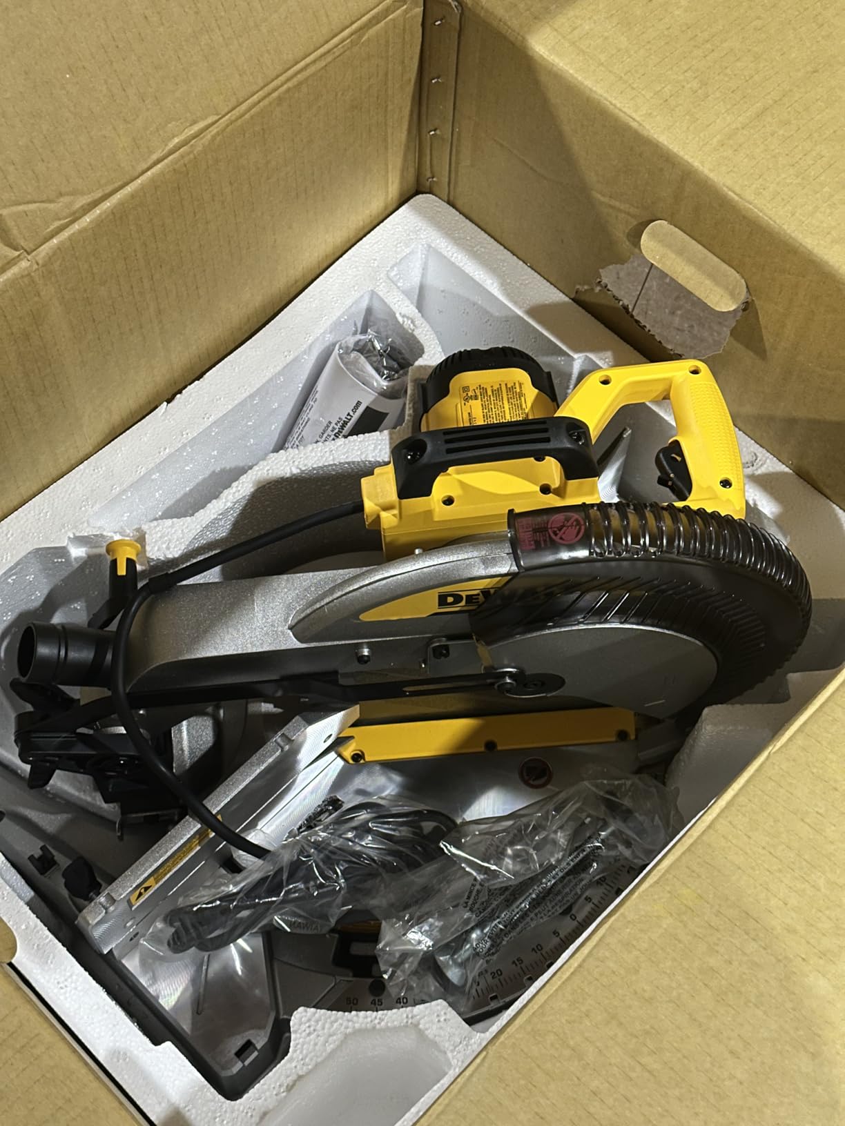 DEWALT 12-Inch Miter Saw, 15-Amp, Single Bevel, Compound (DWS715) customer photo 2