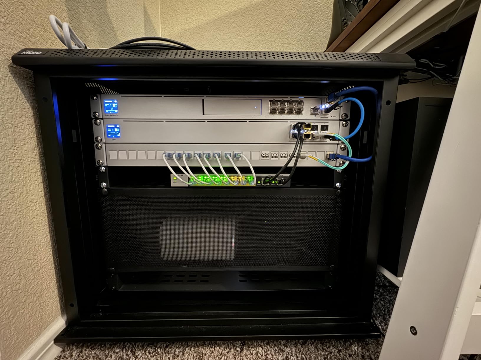 NETGEAR 10-Port PoE Gigabit Ethernet Smart Switch (GS110TP) - Managed, with 8 x PoE+ @ 55W, 2 x 1G SFP, Optional Insight Cloud Management, Desktop or Wall Mount, and Limited Lifetime Protection customer photo 2