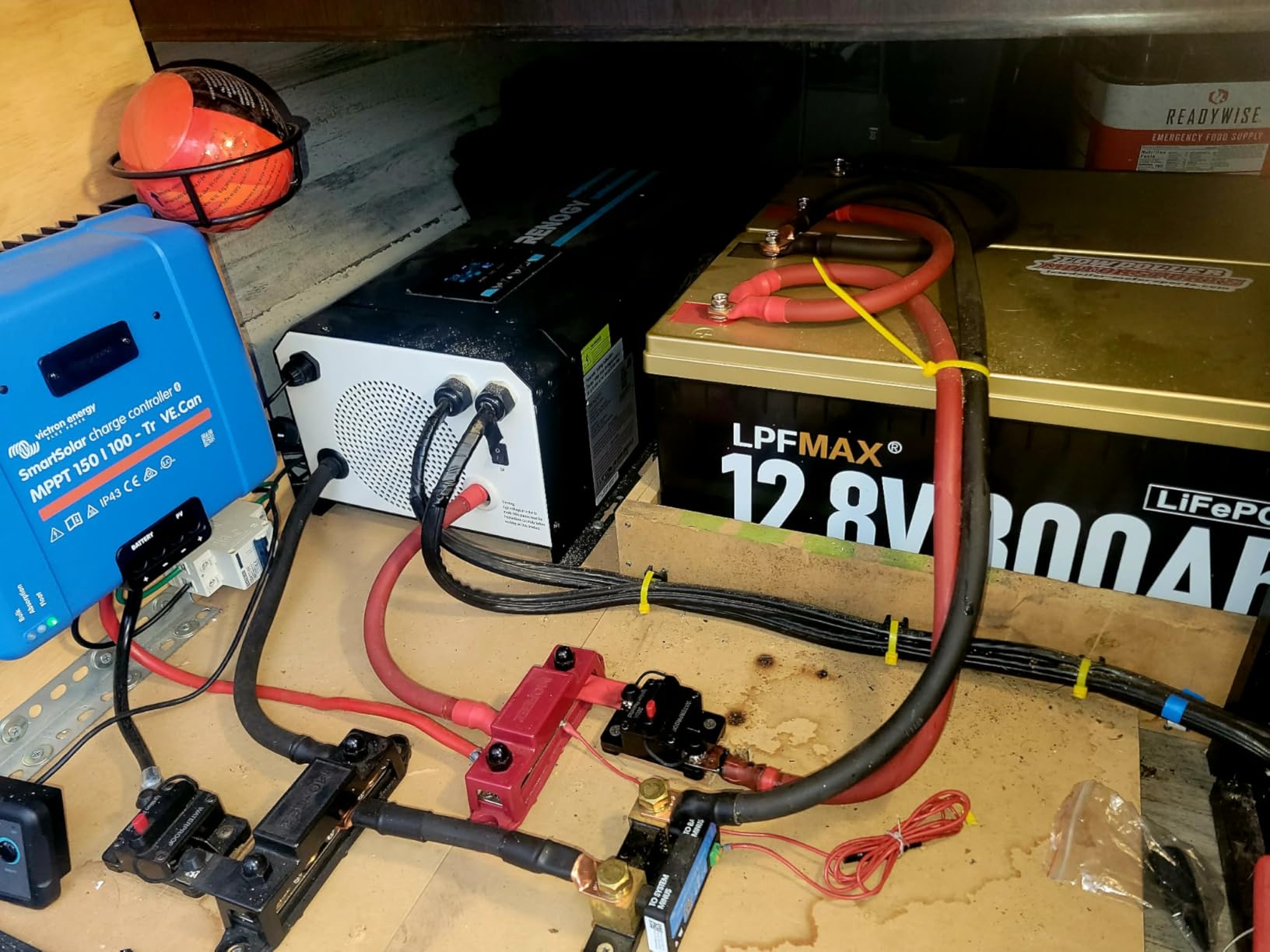 Renogy 2000w Pure Sine Wave Inverter Charger 12V DC to 120V AC Surge 6000w Off-Grid Solar Inverter Charger for RV Boat Home w/LCD Display, Auto Transfer Switch, Compatible with Lithium Battery customer photo 1