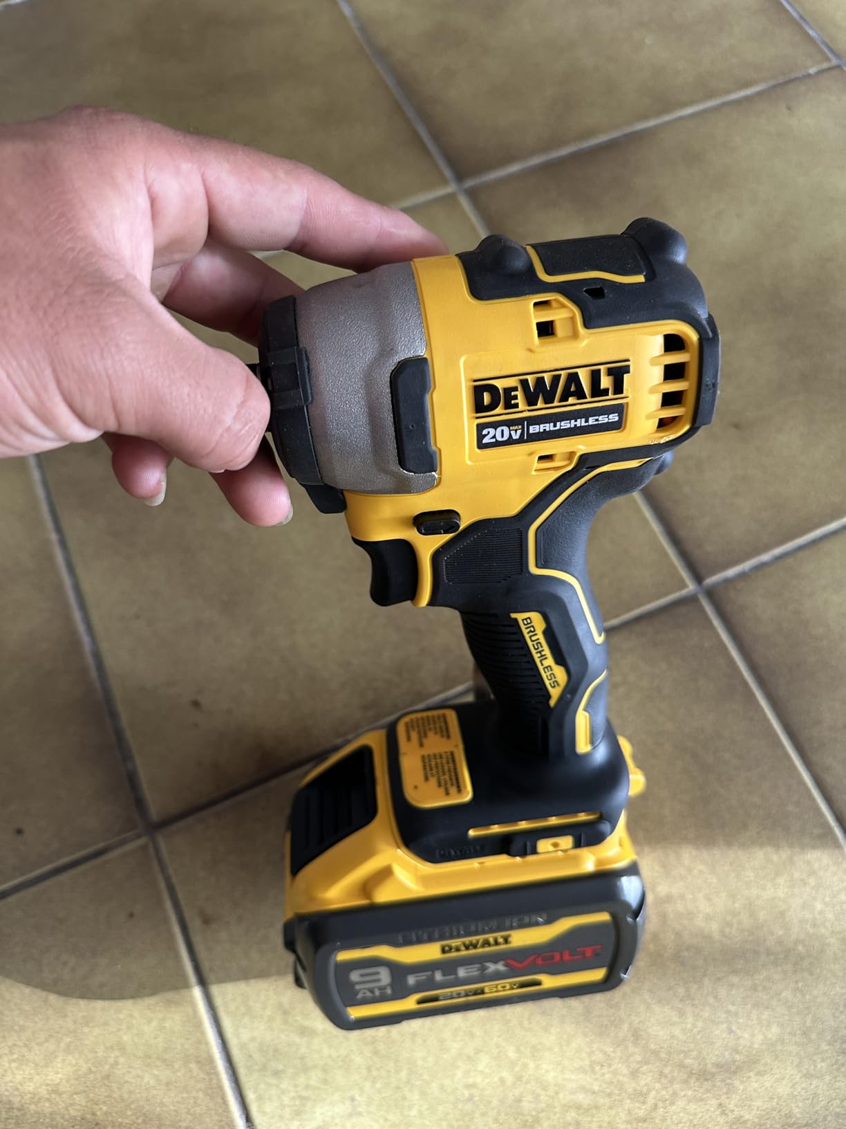 DEWALT ATOMIC 20V MAX Impact Driver, Cordless, Compact, 1/4-Inch, Tool Only (DCF809B) customer photo 1