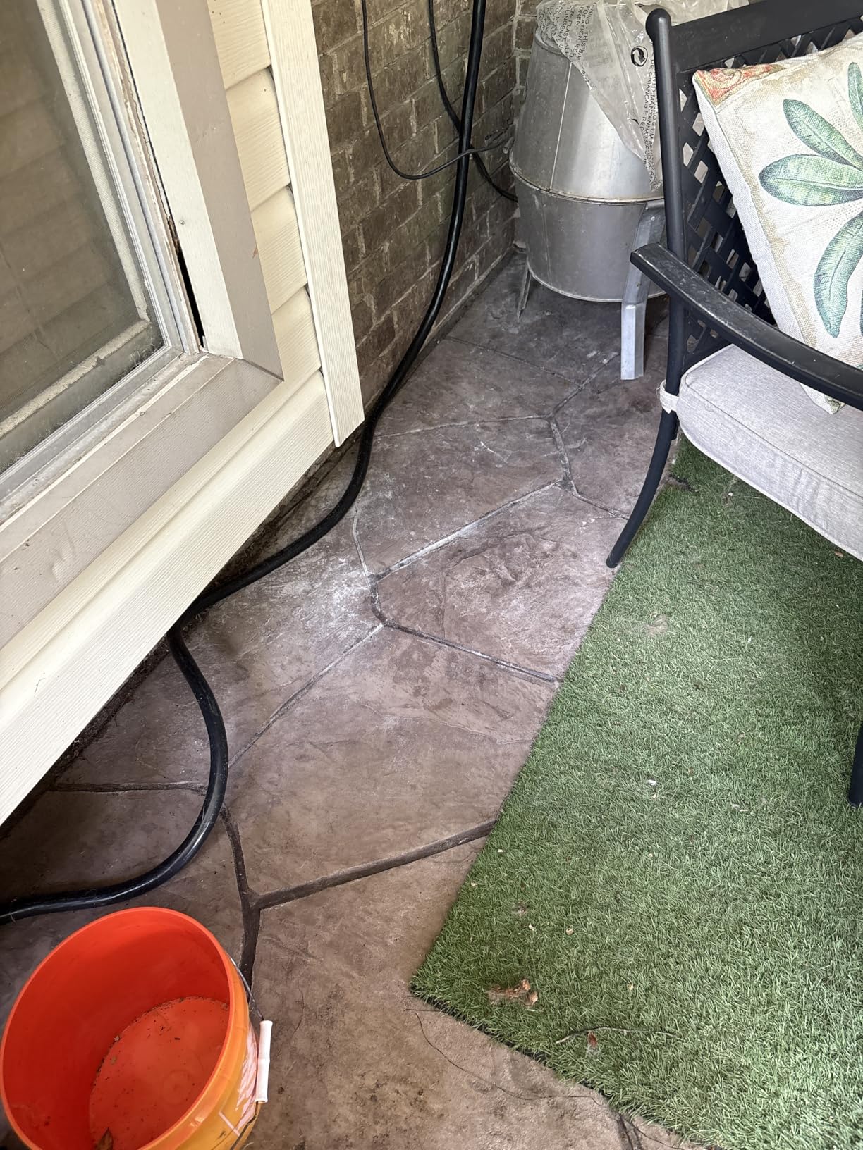 CRAFTSMAN CMXEVBE17250 2.5 Gallon 2.5 Peak HP Wet Dry Vac, Portable Shop Vacuum Wet and Dry with Filter Bag, Hose and Attachments for Cleaning in the Home customer photo 2