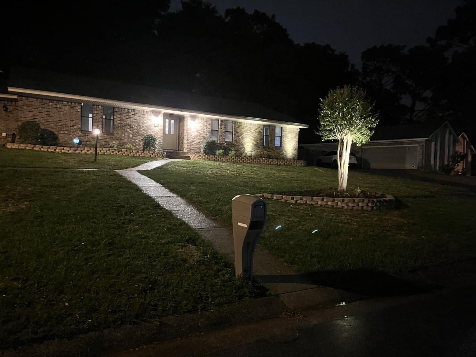 InnoGear Solar Lights Outdoor Waterproof Solar Garden Light for Outside Yard Landscape Lighting Pathway Spot Lights Spotlight Wall Light Auto On/Off, Pack of 6 (Warm White) customer photo 1