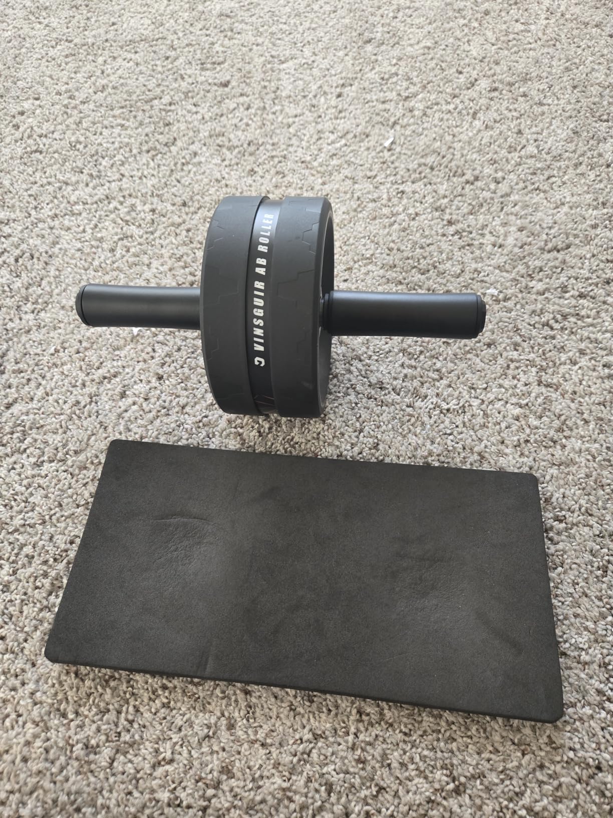 VINSGUIR Ab Roller Wheel, Abs & Core Workout Equipment for Home Gym with Knee Pad Accessories, Abdominal Wheel for Full-body Strength Training customer photo 2