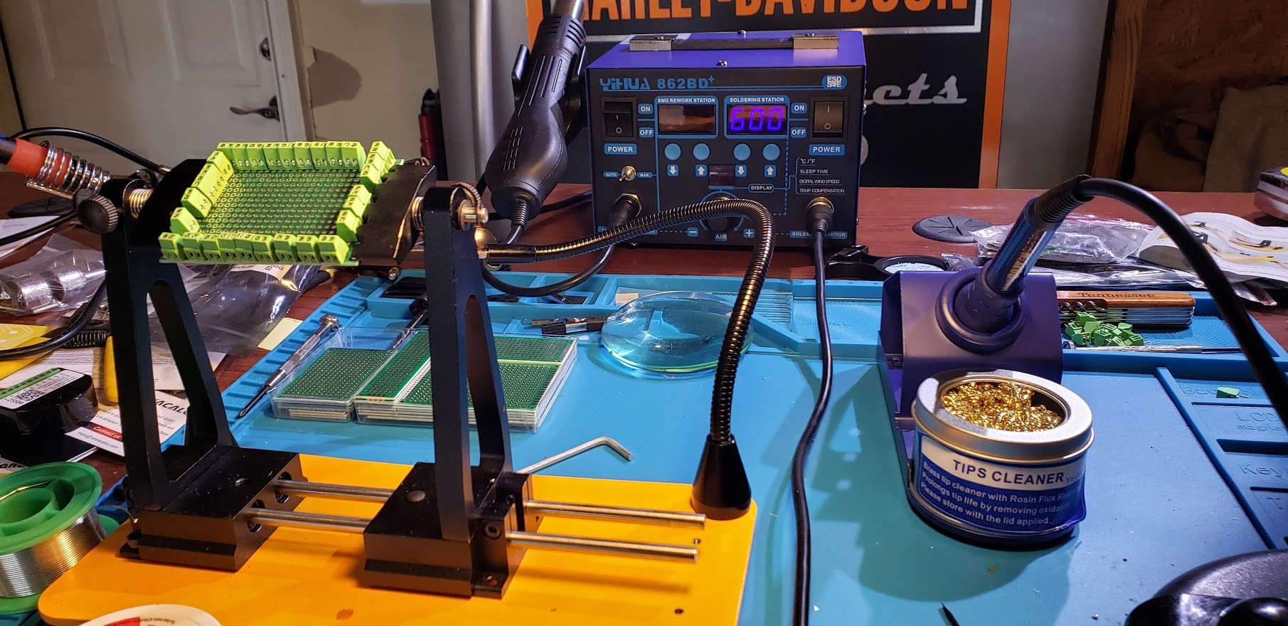 YIHUA 862BD+ SMD ESD Safe 2 in 1 Soldering Iron Hot Air Rework Station °F /°C with Multiple Functions customer photo 1