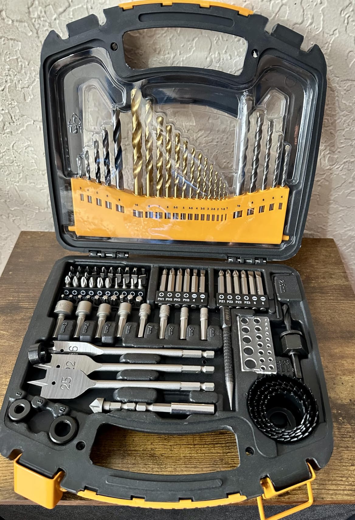 Amazon Basics Drill & Driver Multi Bit Set, Alloy Steel Drill Bits for Metal, Wood, Plastic, Masonry, with Storage Case, 100-Piece customer photo 2