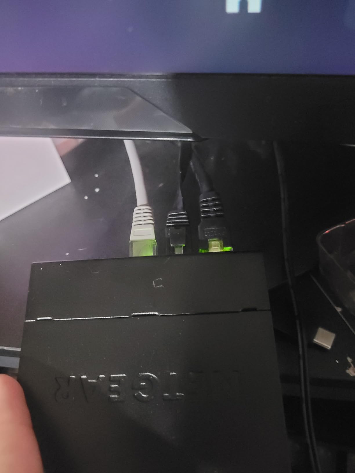 NETGEAR 5-Port Gigabit Ethernet Unmanaged Essentials Switch (GS305) - Home Network Hub, Office Ethernet Splitter, Plug-and-Play, Silent Operation, Desktop or Wall Mount customer photo 1