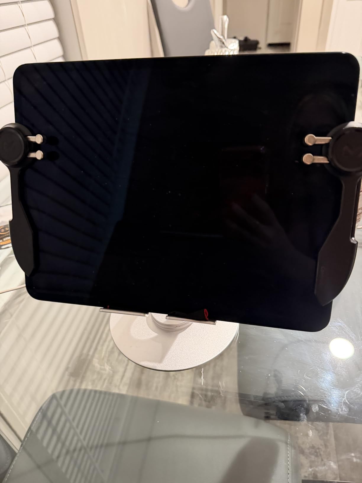 PUBG Controller for iPad, 4 Triggers [6 Finger Operation] Sensitive Shoot Aim Trigger Gamepad Grip, Support 9.7-12.9 inch iPad & Tablet (Thickness < 10mm) customer photo 1