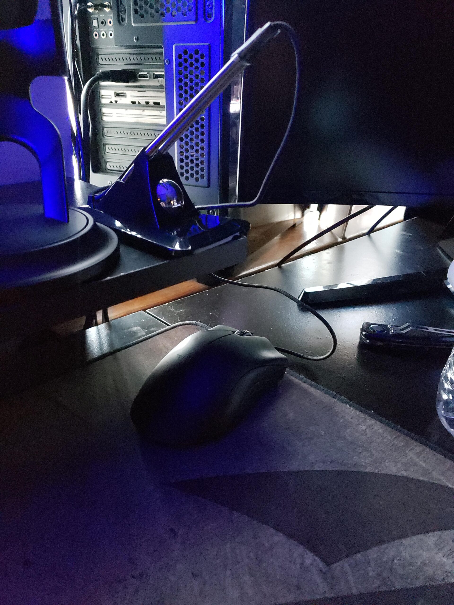 ONE250 Mouse Bungee Cable Cord Management Clip Gaming Flexible Fixer Holder - Gaming Drag-Free Wired Mouse Support (Black) customer photo 1