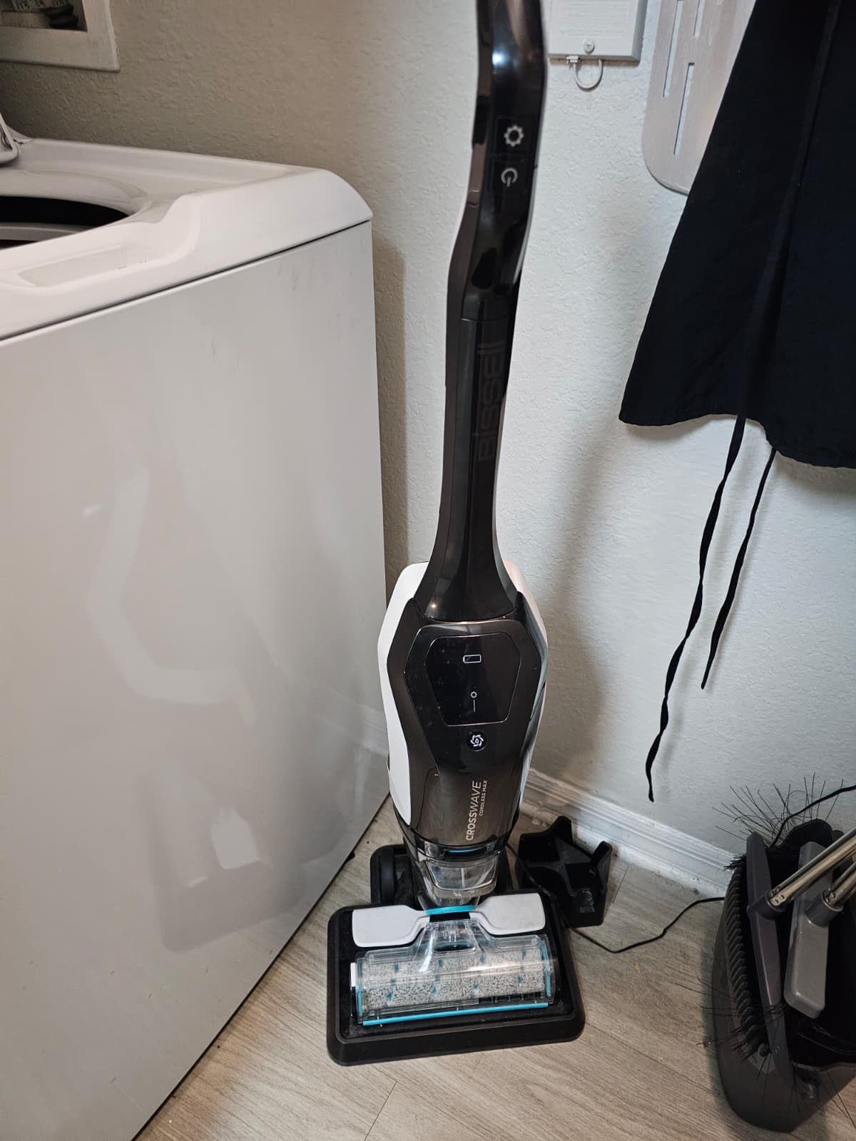 CrossWave Cordless Max Vacuum Mop All in One Wet and Dry Vac Combo Hard Floor Cleaner and Area Rugs, Cordless Mop, Pack-in Formulas Included, 2554A customer photo 1