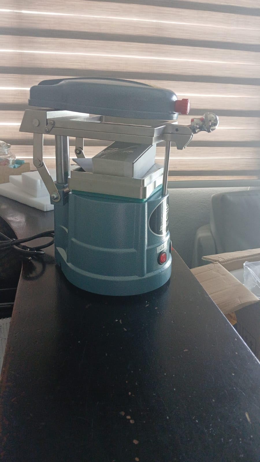 Annhua Dental Vacuum Forming Machine Vacuum Former Machine, Laboratory Dental Vacuum Forming Molding Dental Vacuum Former customer photo 1